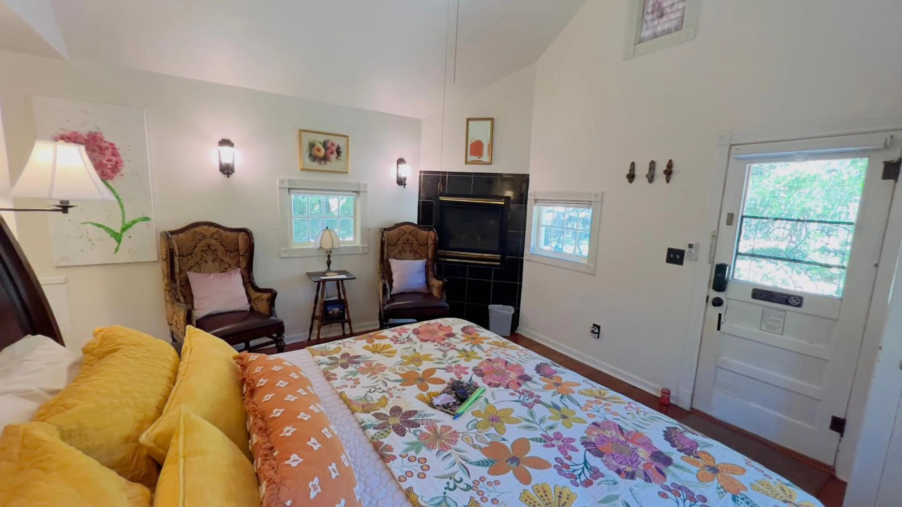 Bed in Rock Cottage Gardens B&B