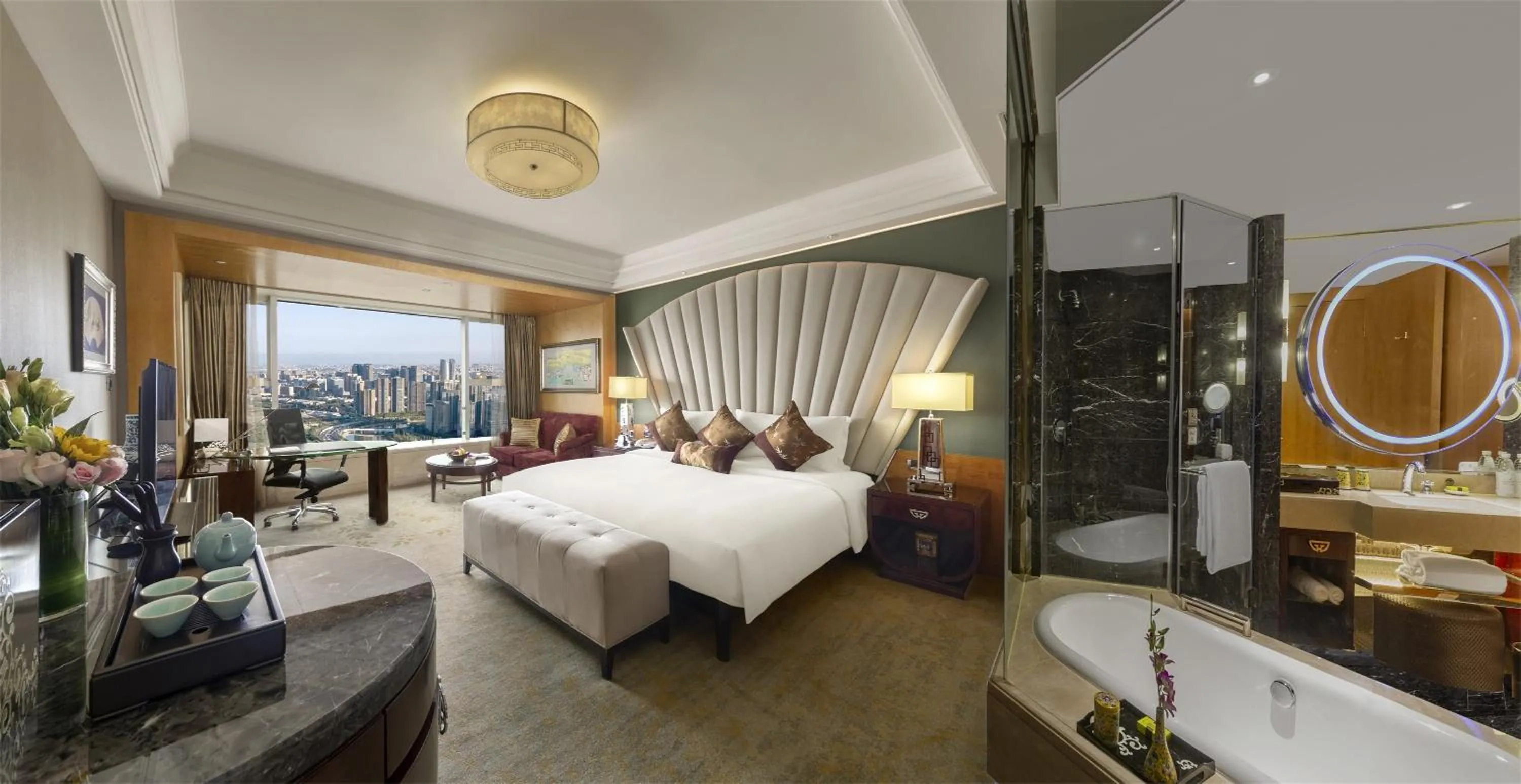 Photo of the whole room, Bed in InterContinental Century City Chengdu