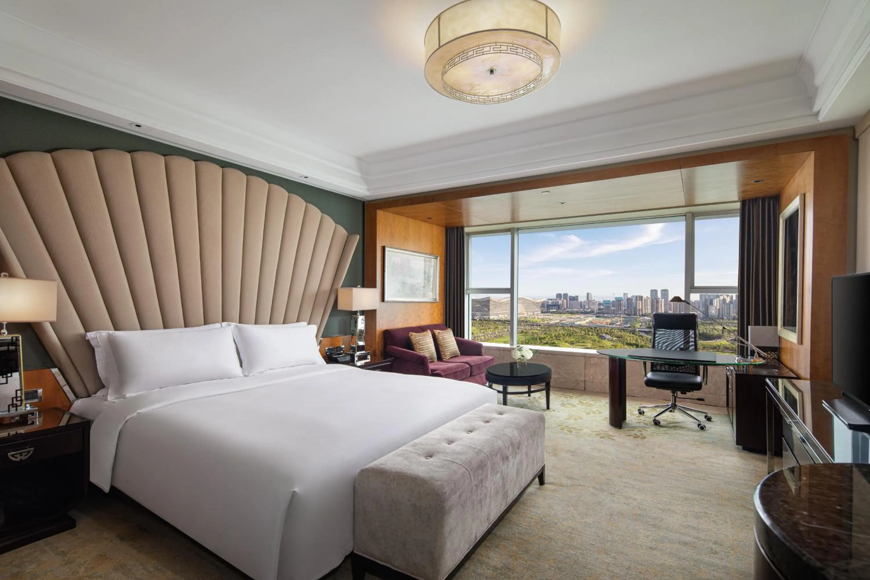 Photo of the whole room, Bed in InterContinental Century City Chengdu