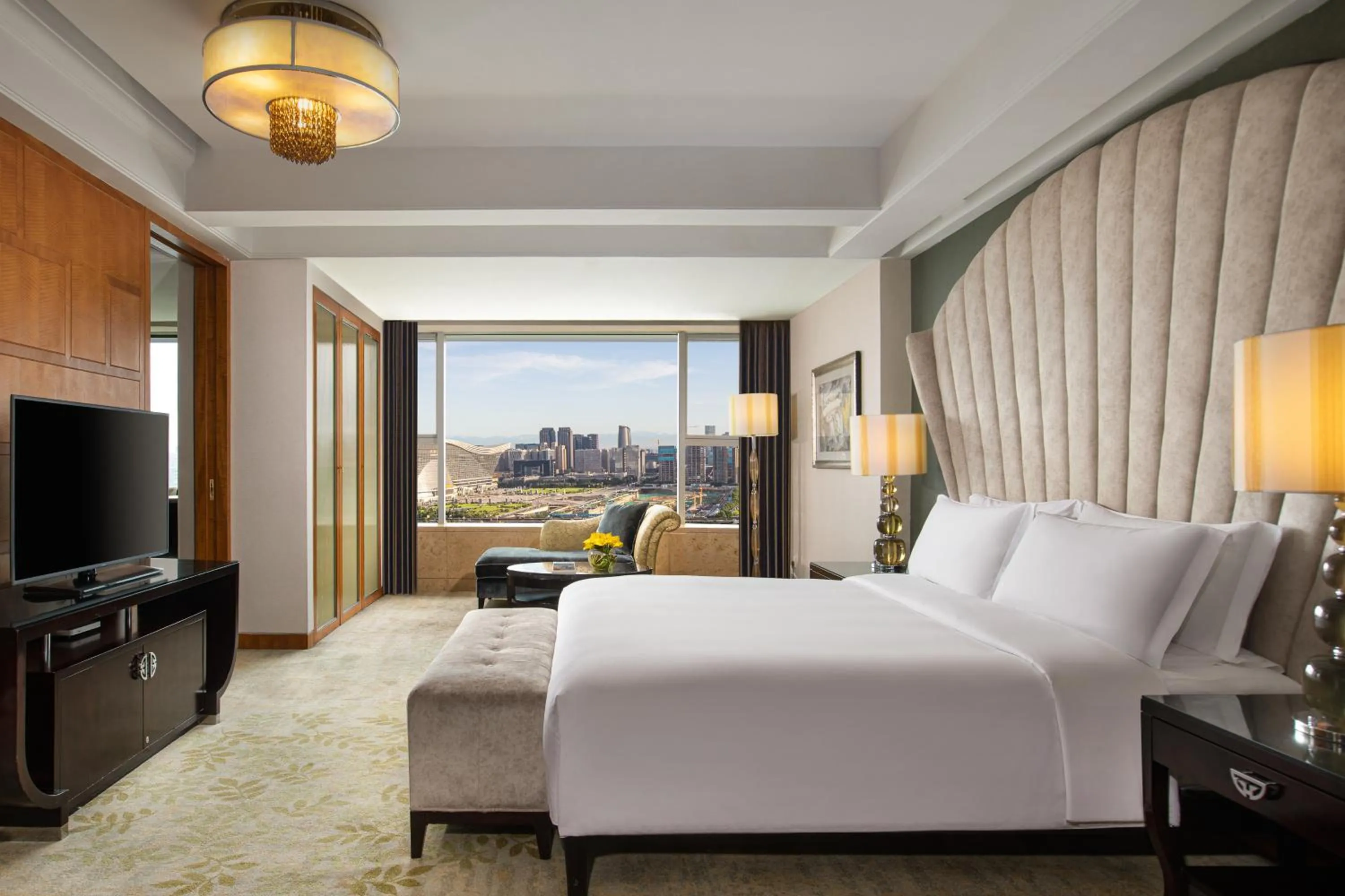 Bed in InterContinental Century City Chengdu