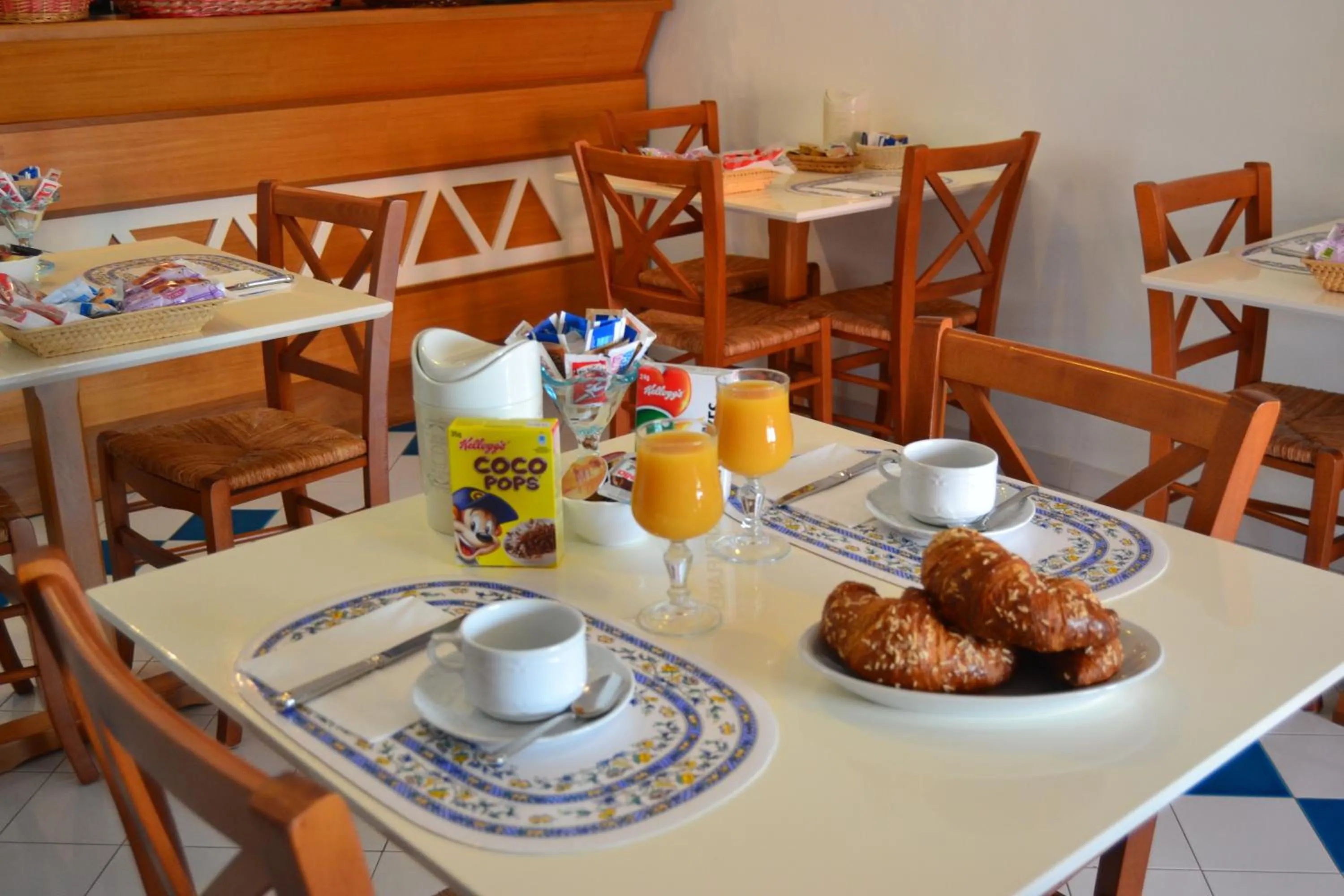 Restaurant/places to eat in Hotel La Lampara