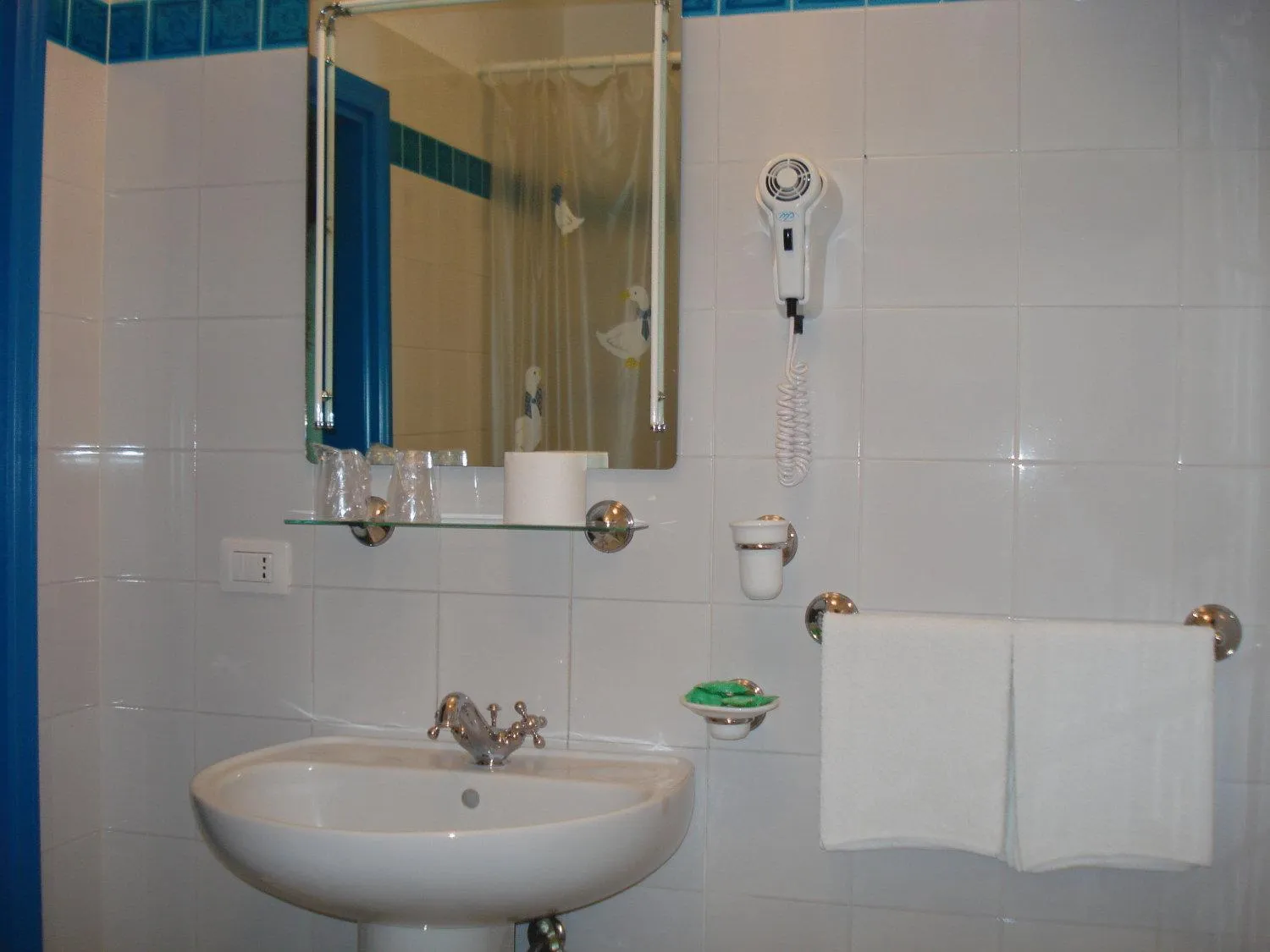 Bathroom in Hotel La Lampara