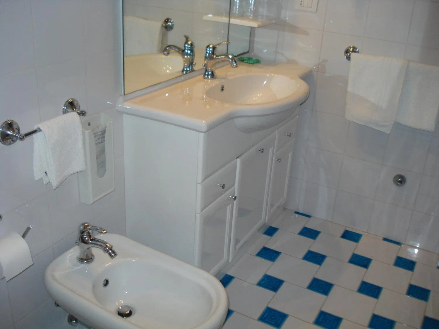 Bathroom in Hotel La Lampara