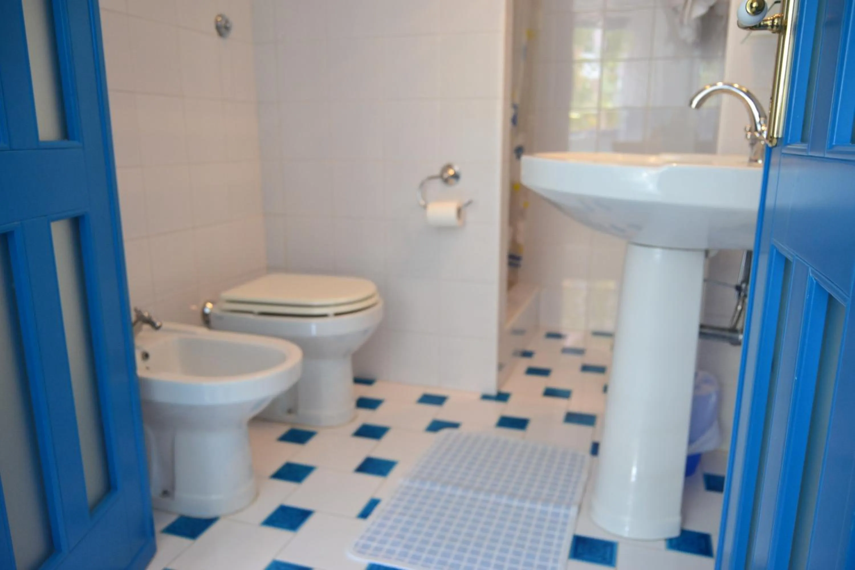 Bathroom in Hotel La Lampara