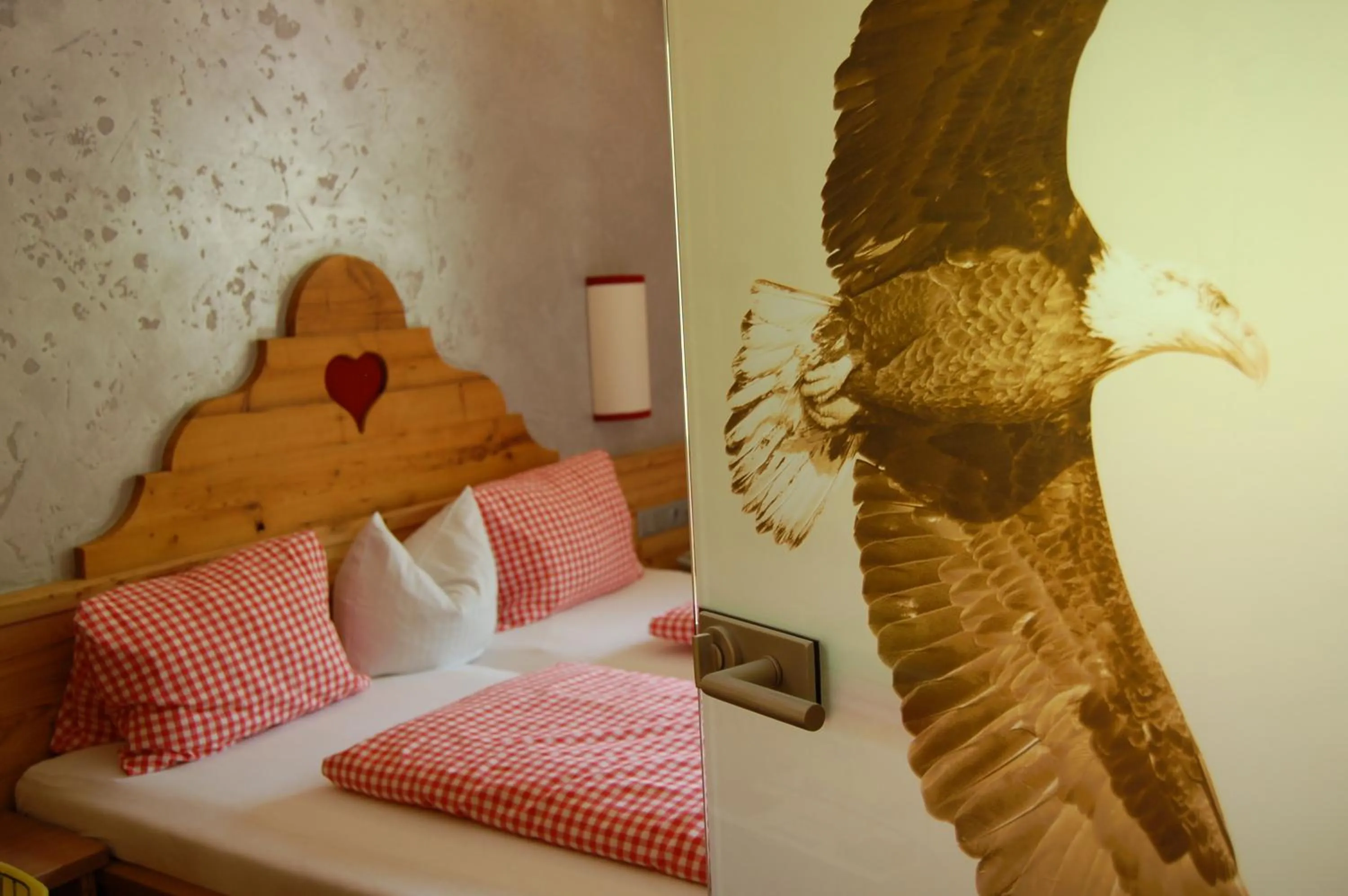 Bedroom, Bed in Hotel Schweizerhof