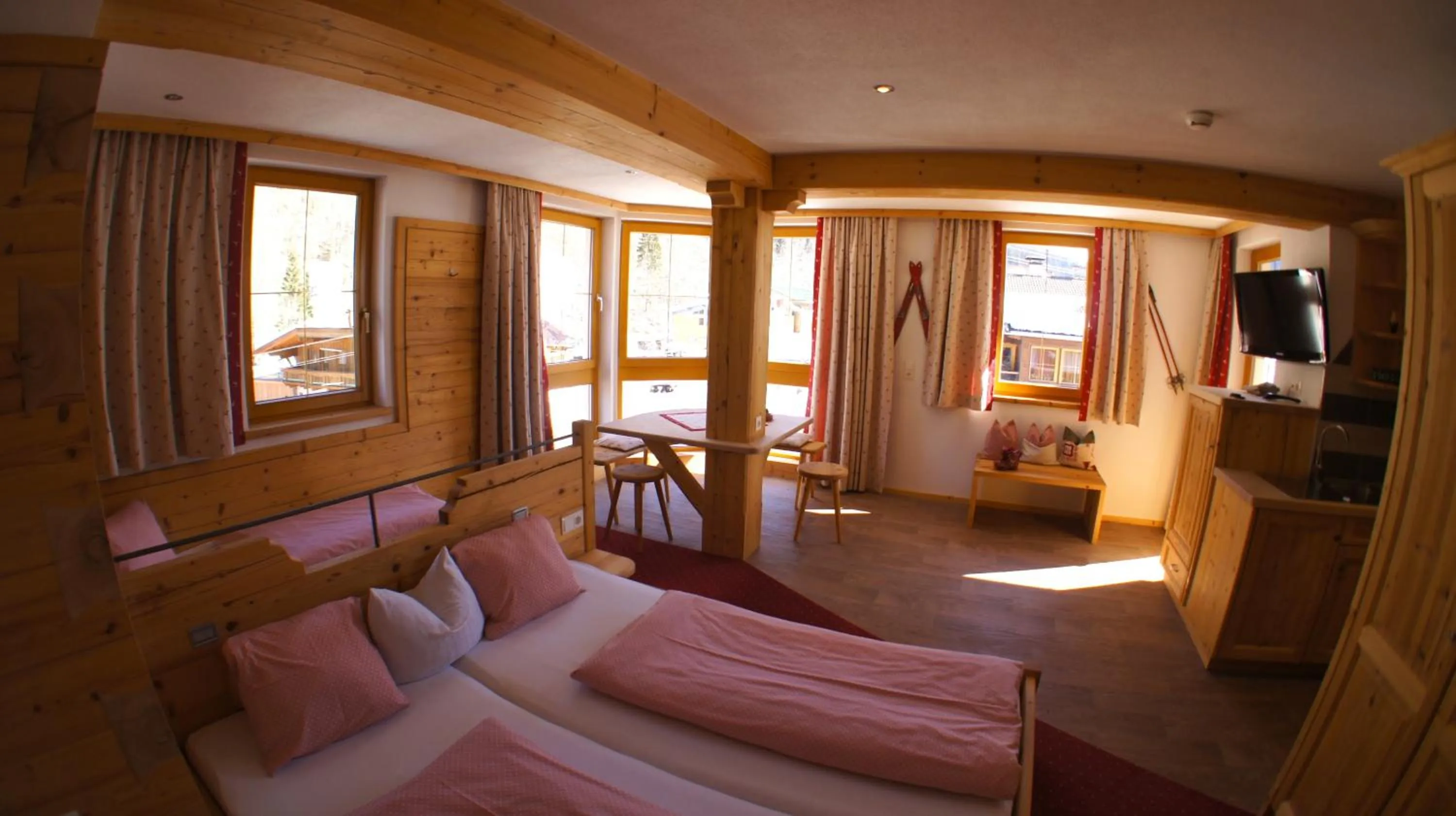 Photo of the whole room, Bed in Hotel Schweizerhof