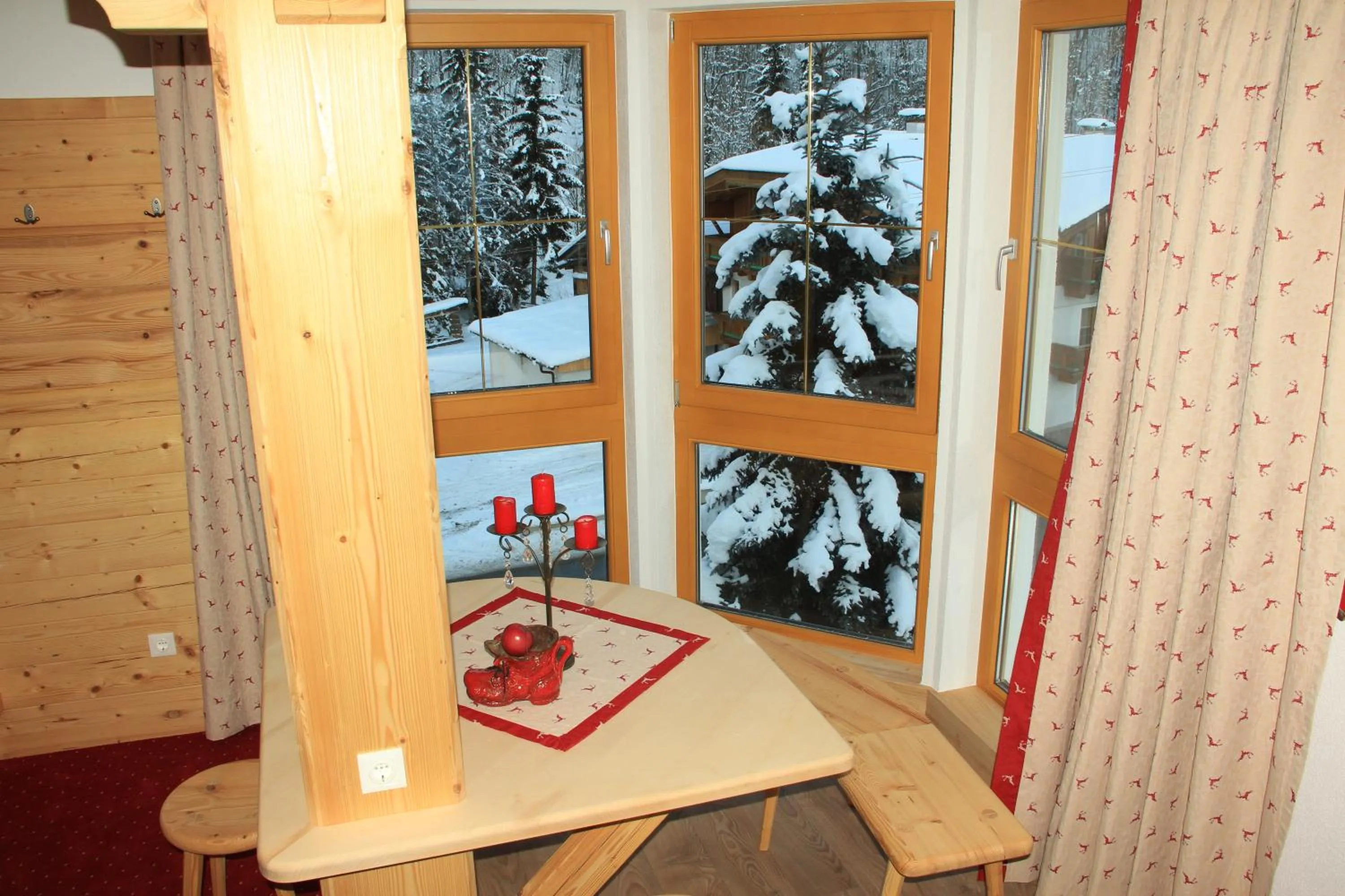 Seating area in Hotel Schweizerhof