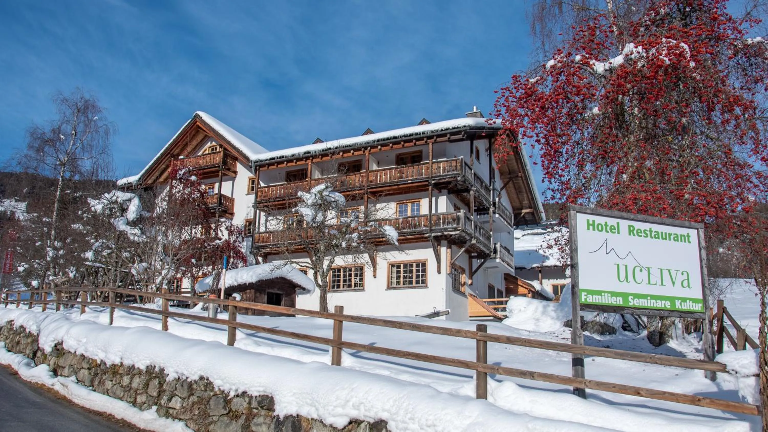 Property building in Hotel Ucliva