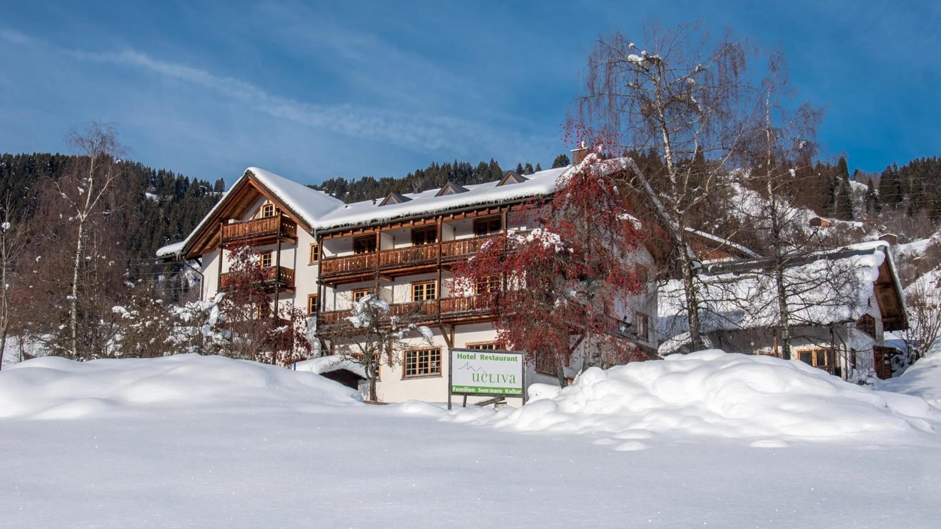 Property building in Hotel Ucliva