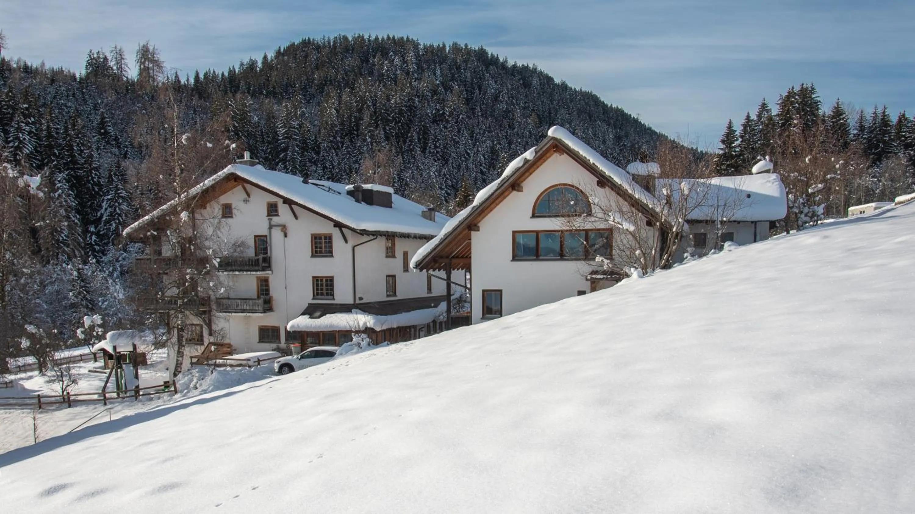 Property building in Hotel Ucliva