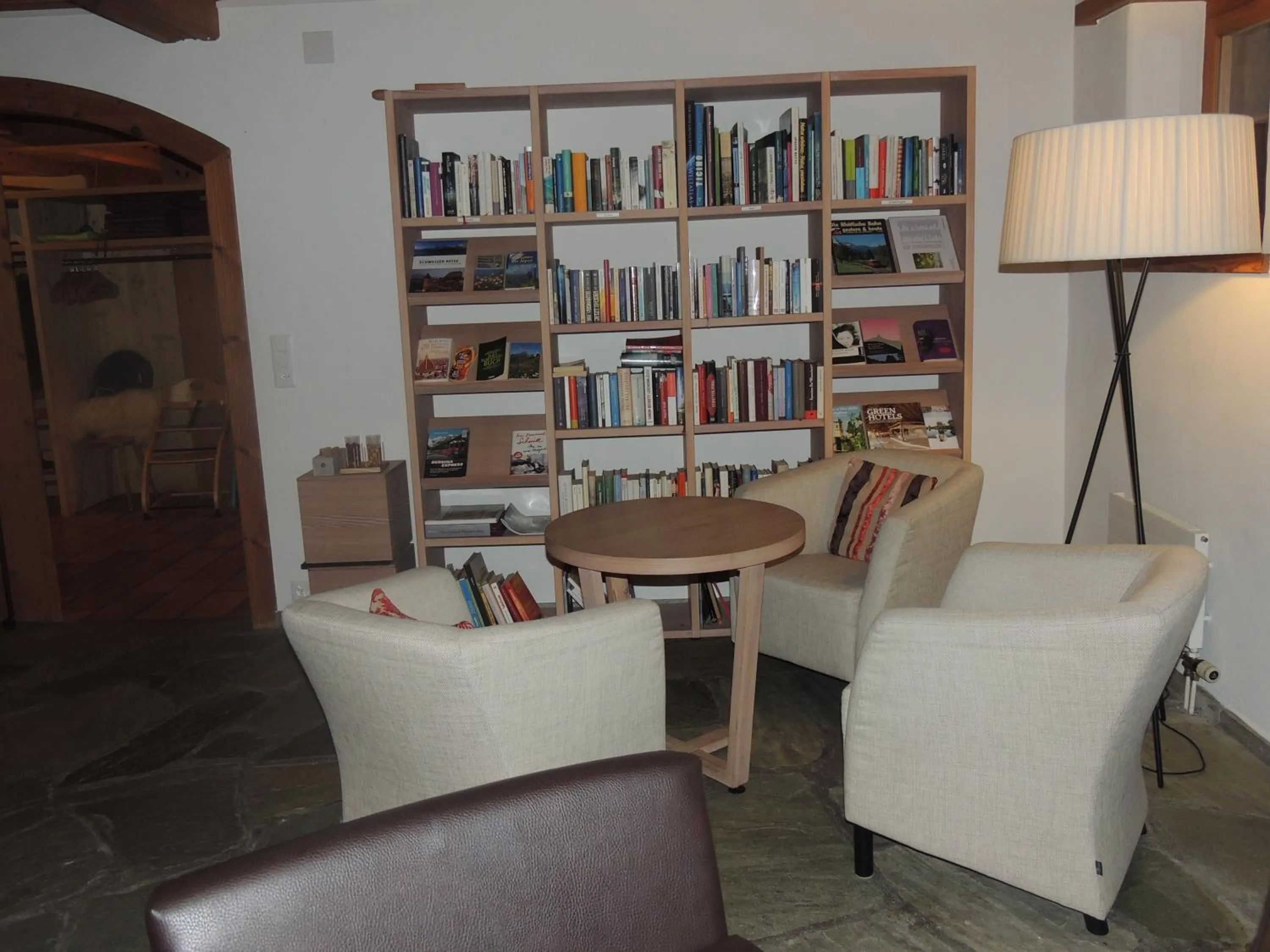 Library in Hotel Ucliva