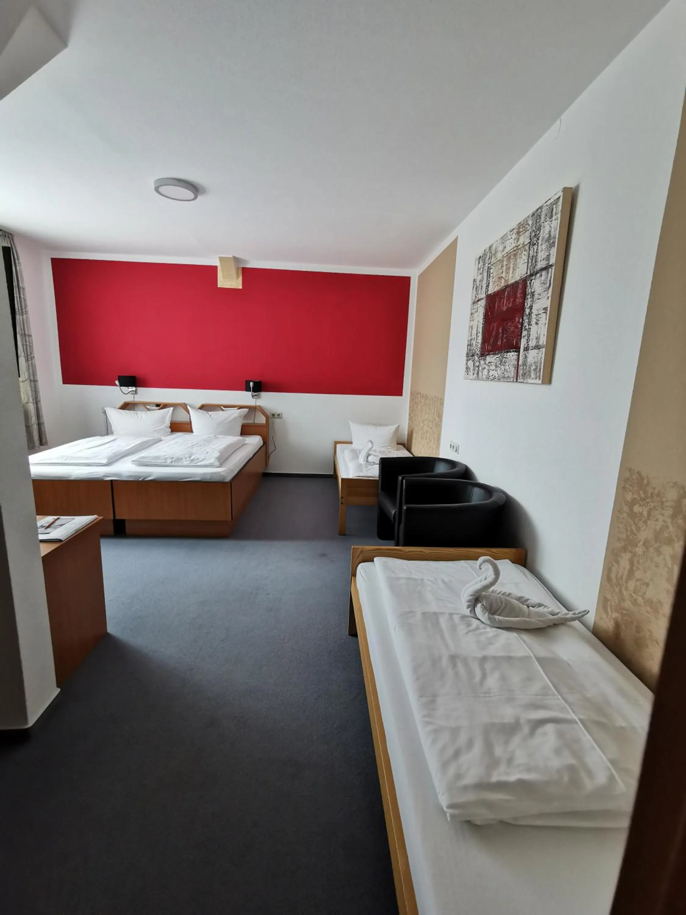 Photo of the whole room, Bed in Hotel Zur Alten Druckerei