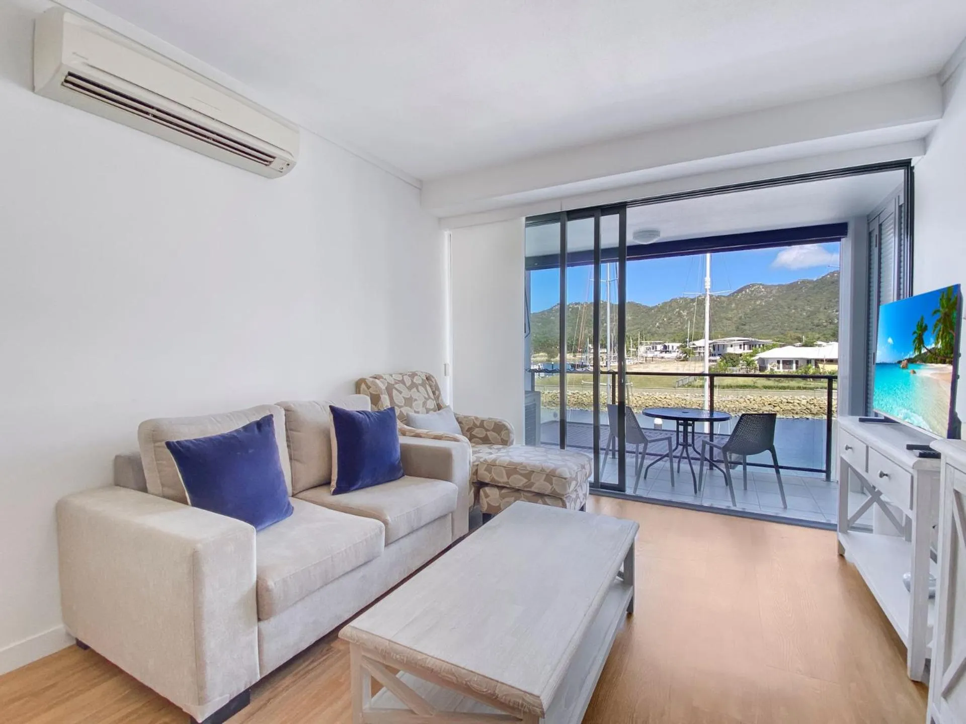 Blue on Blue Studio Room 1242