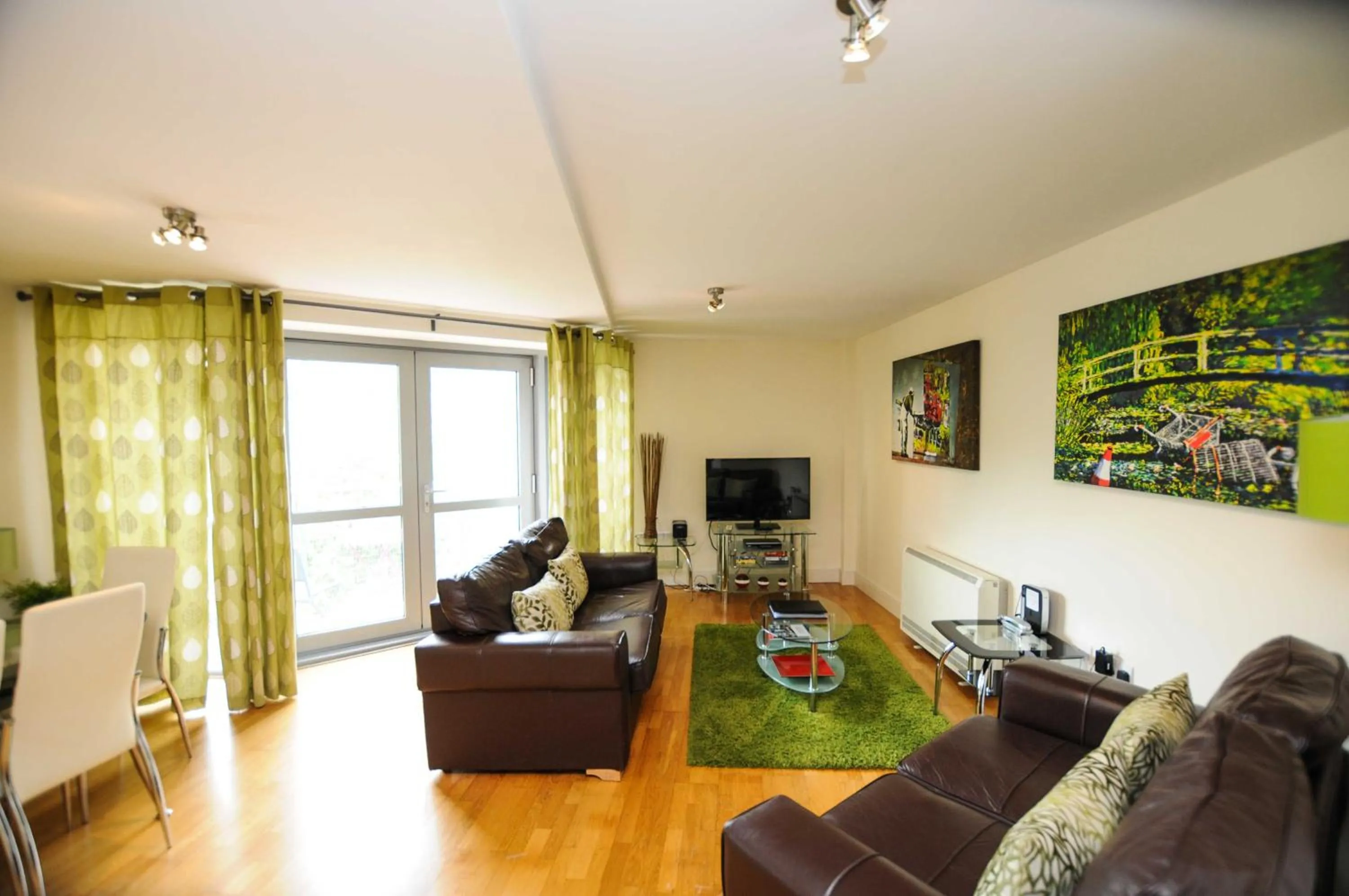 Living room in Hamilton Court Apartments from Your Stay Bristol