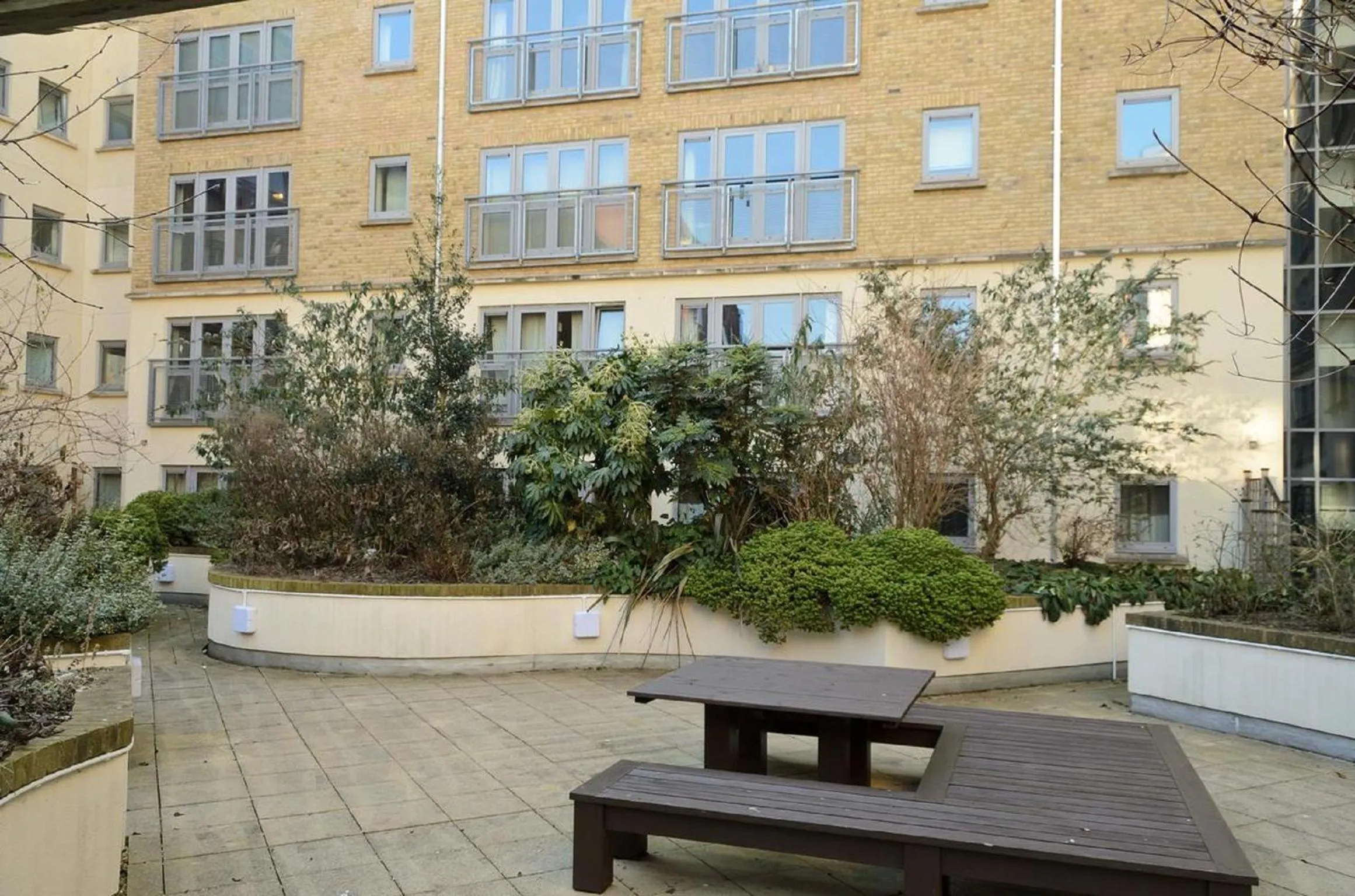 Facade/entrance in Hamilton Court Apartments from Your Stay Bristol