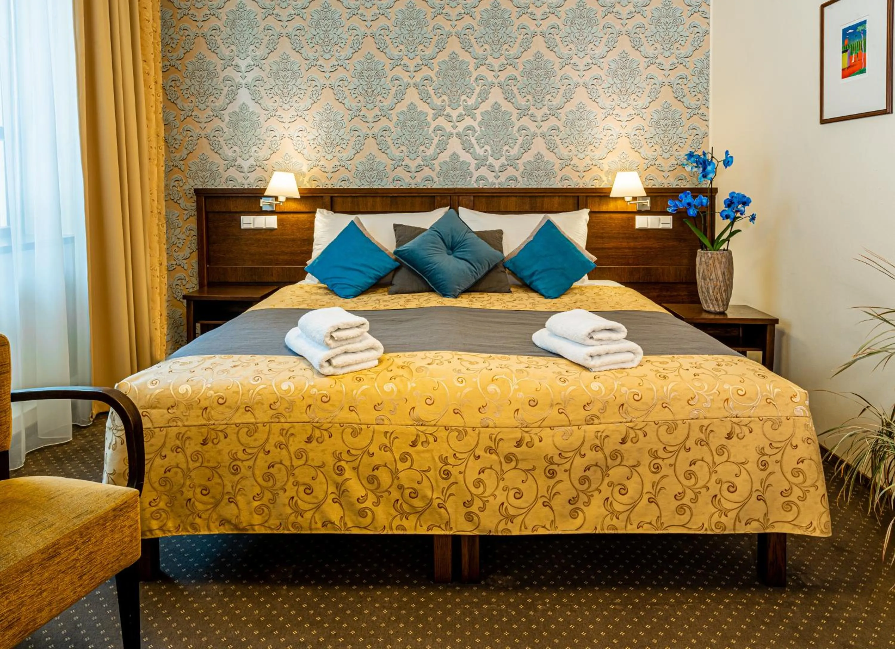 VIP, Bed in Hotel Baltaci Atrium