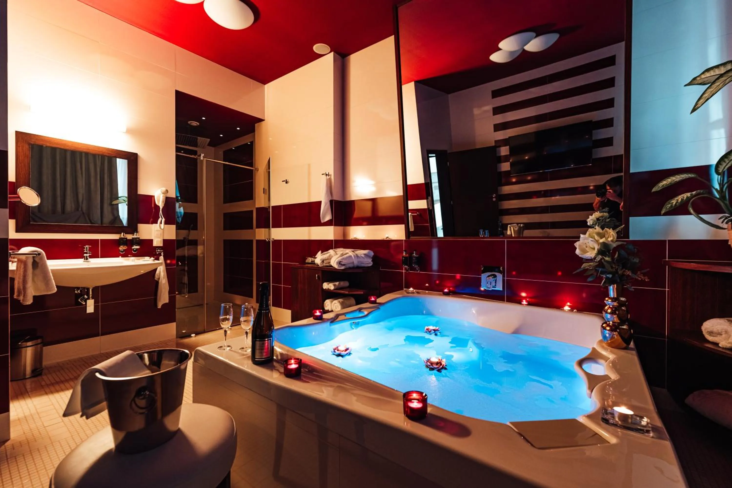 Shower in Hotel Baltaci Atrium