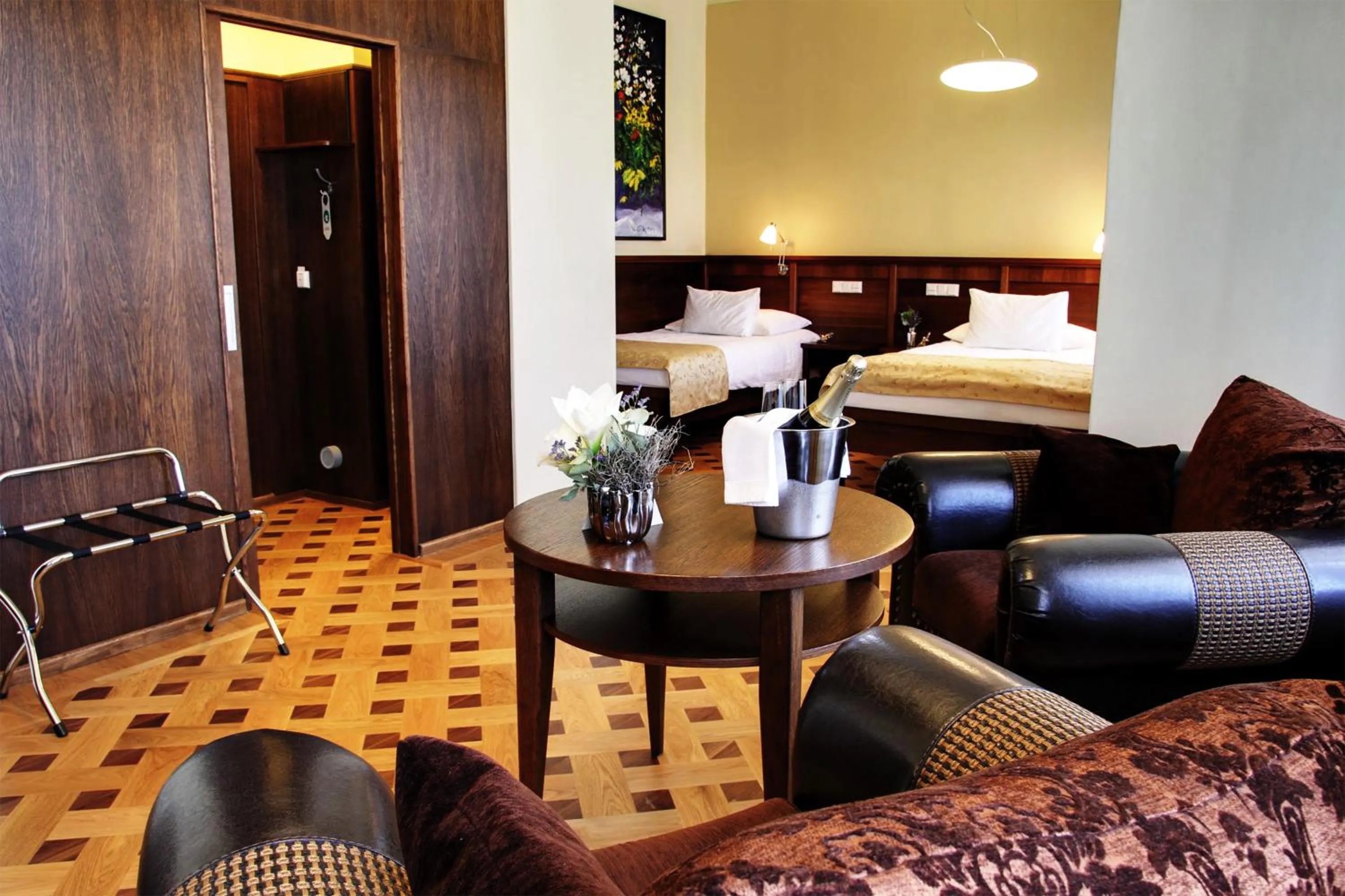 Living room, Bed in Hotel Baltaci Atrium