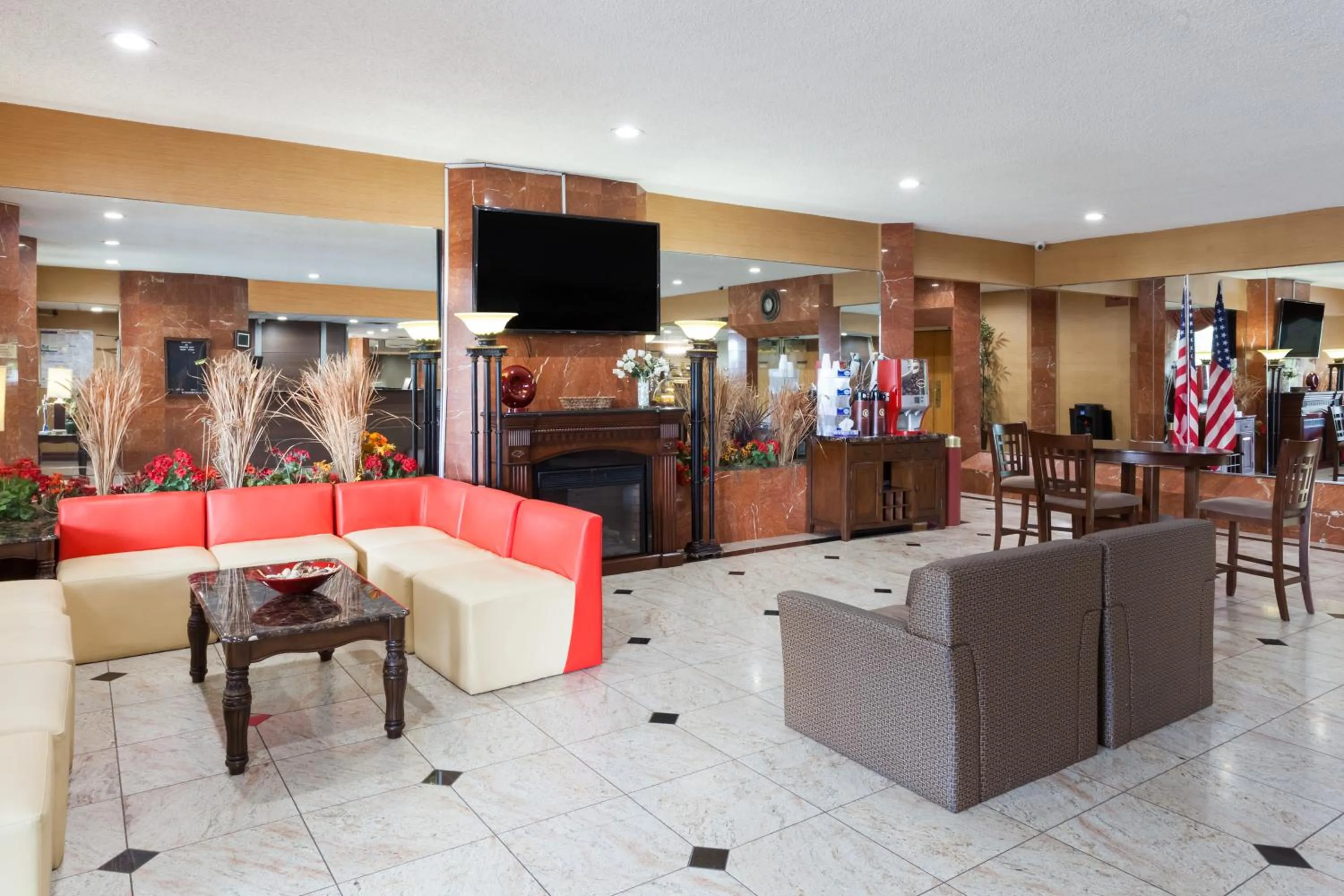 Lobby or reception in Ramada by Wyndham Newburgh/West Point