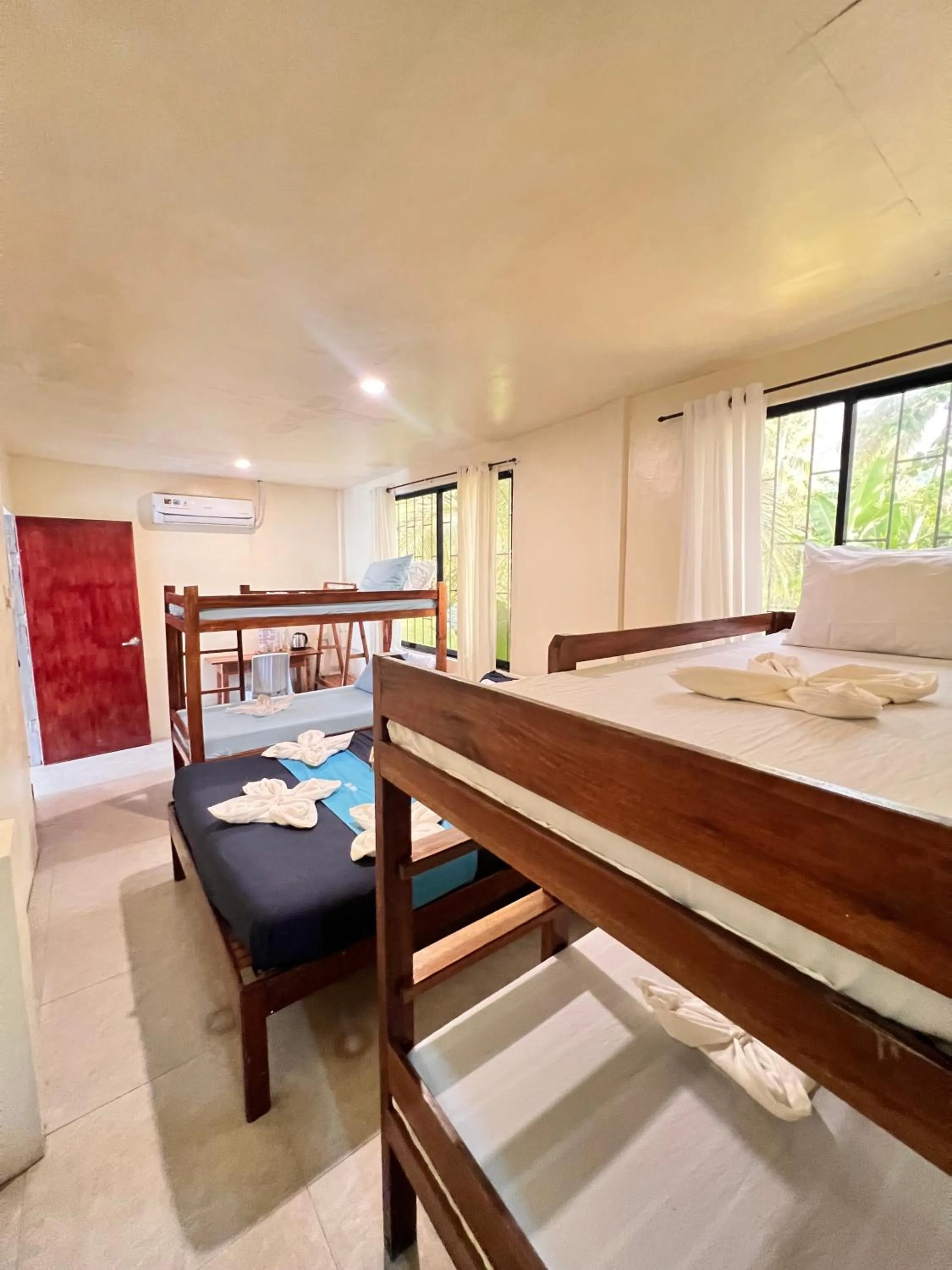 Bed in Hill Myna Beach Cottages