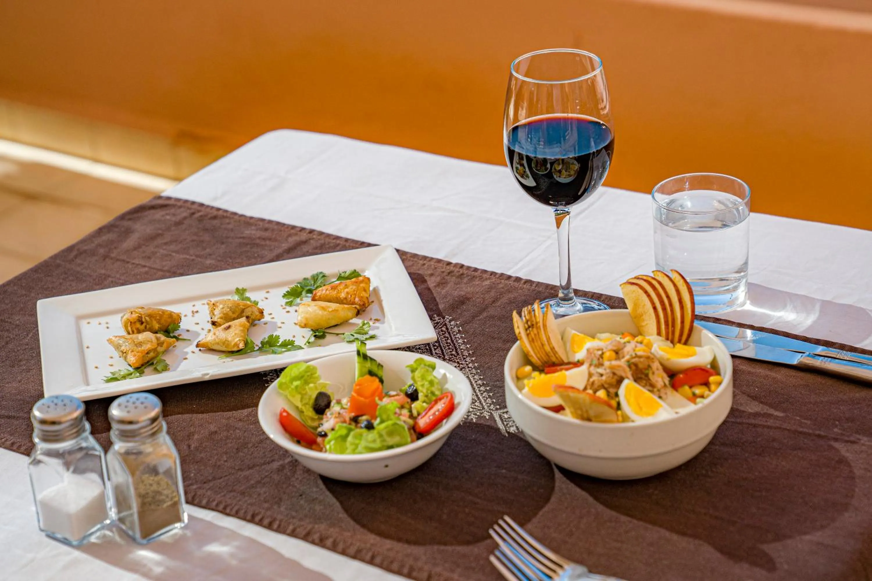 Food and drinks in Kasbah Agounsane Hotel & Spa