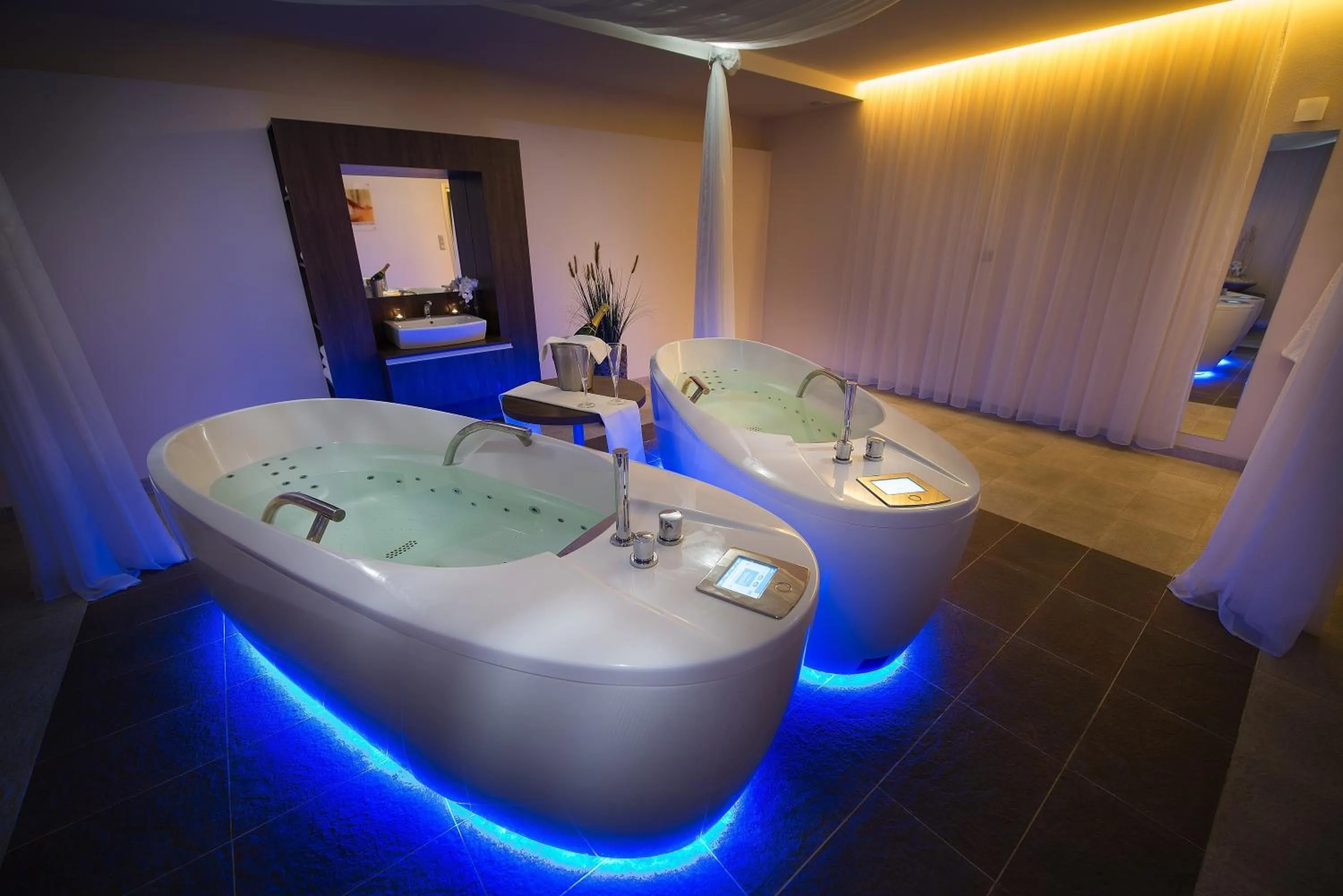 Public Bath in Wellness Hotel Diamant