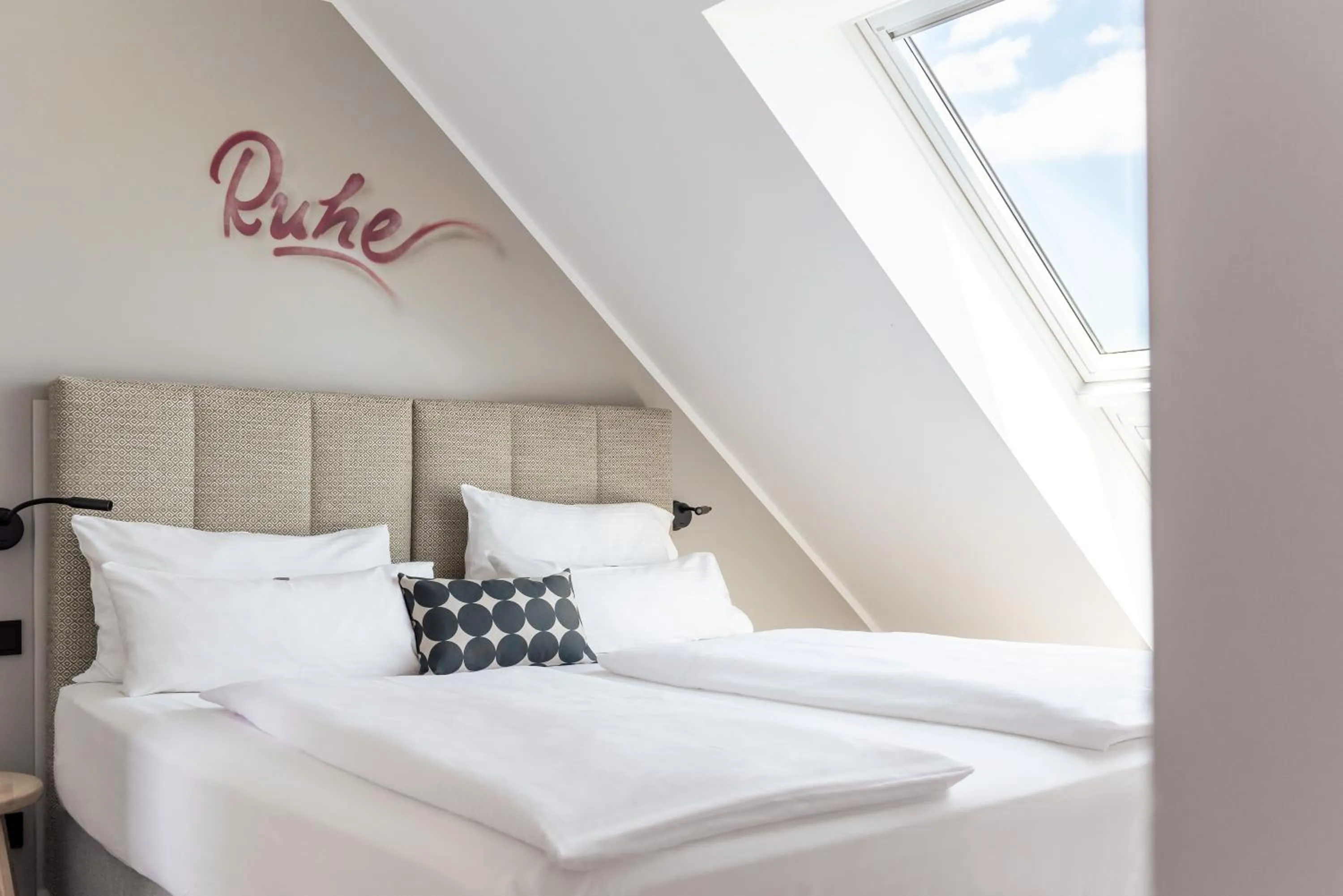 Bed in KOOS Hotel&Apartments - City Aparthotel