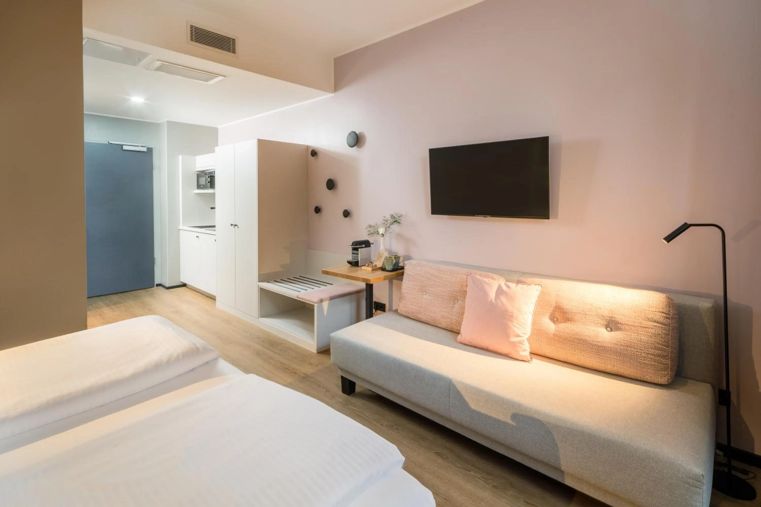 TV and multimedia, Bed in KOOS Hotel&Apartments - City Aparthotel