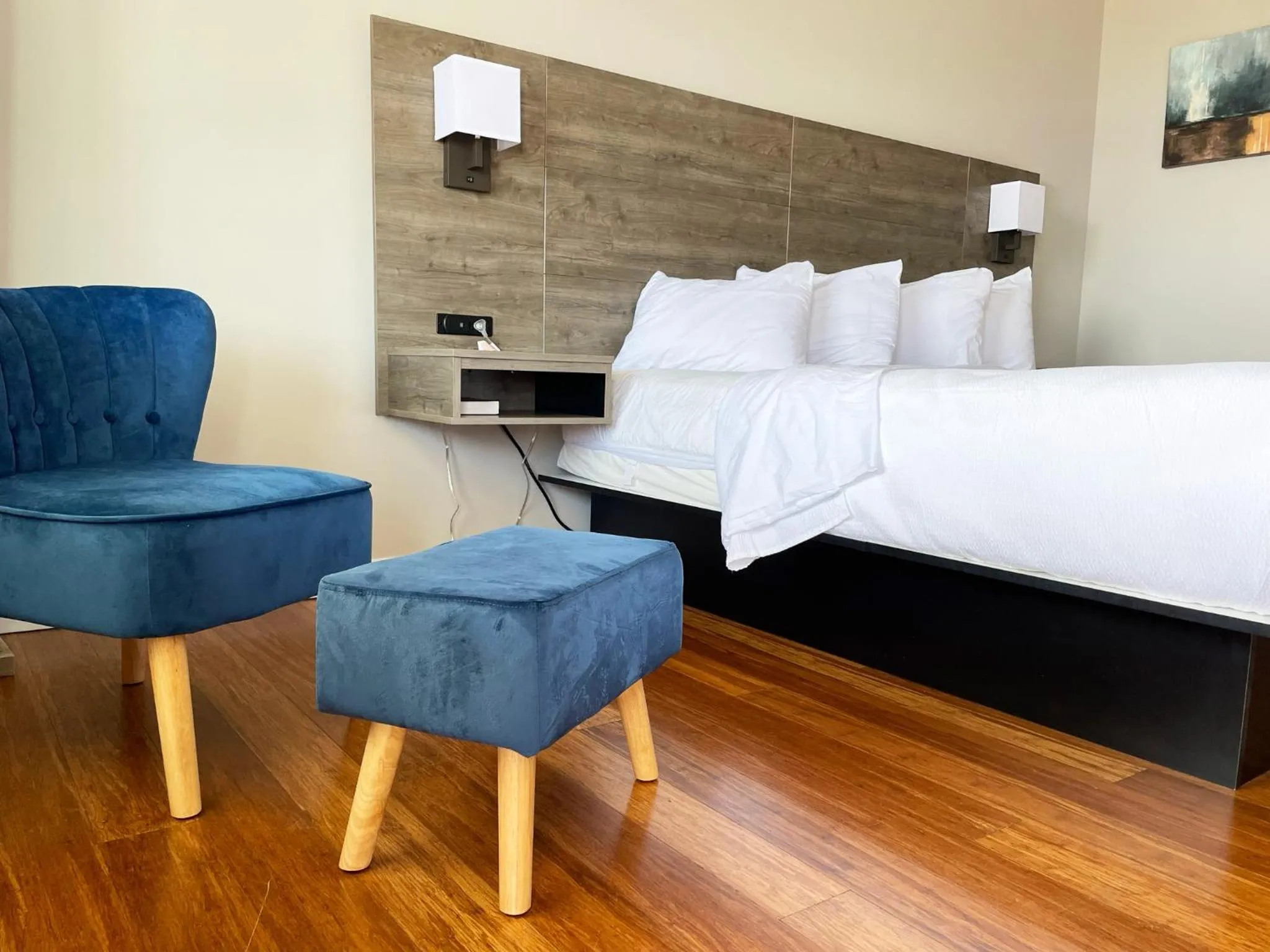 Bed in Kings Arms Motel