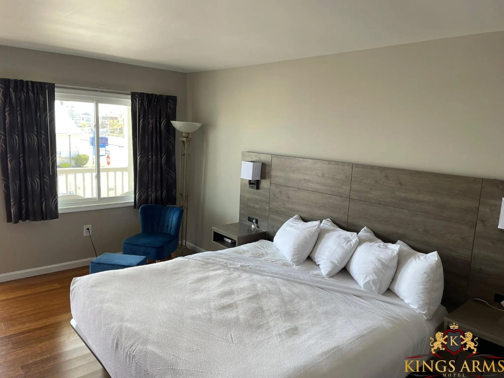 Bed in Kings Arms Motel