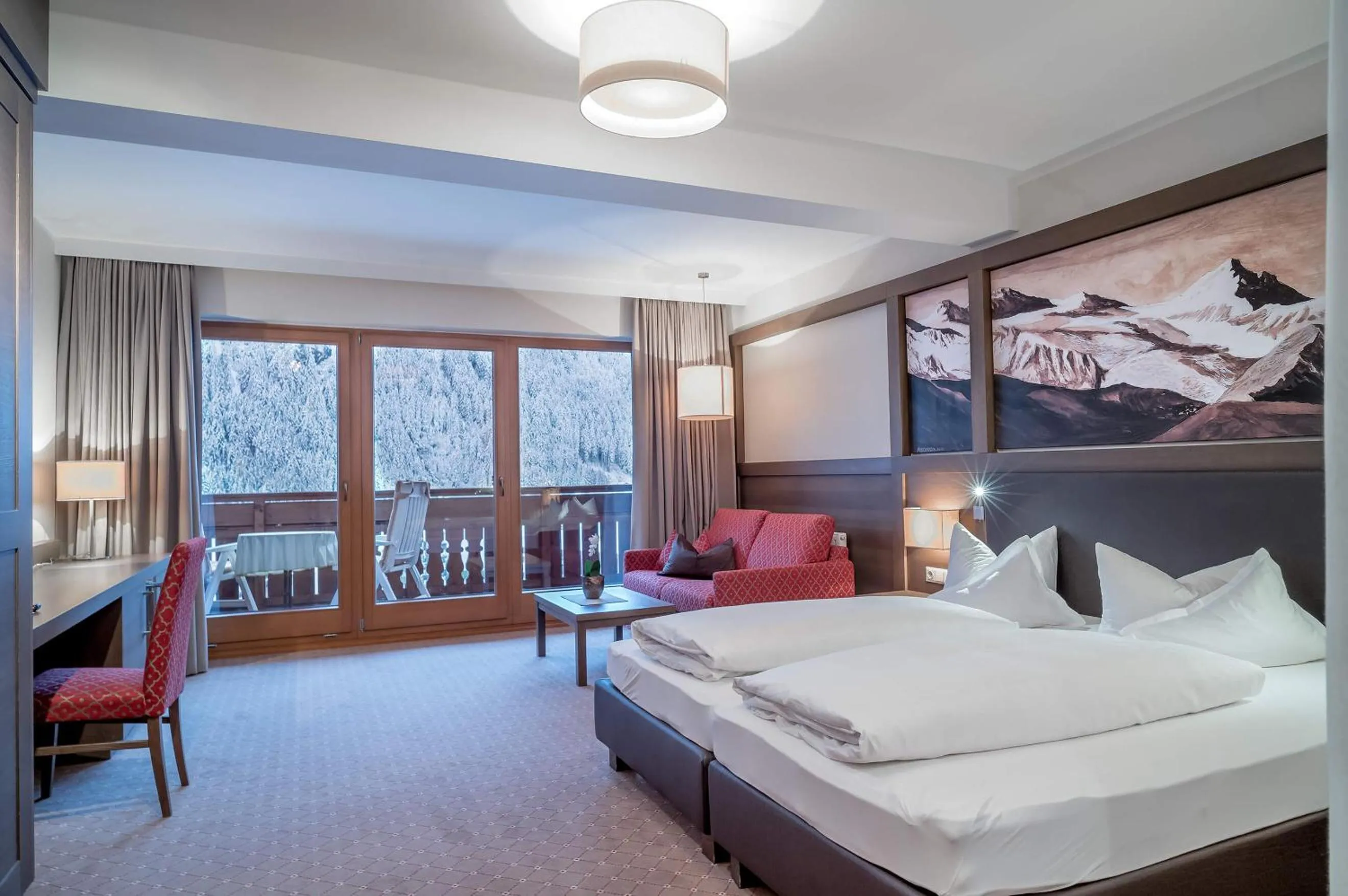 Balcony/Terrace, Bed in Wellness & Relax Hotel Milderer Hof