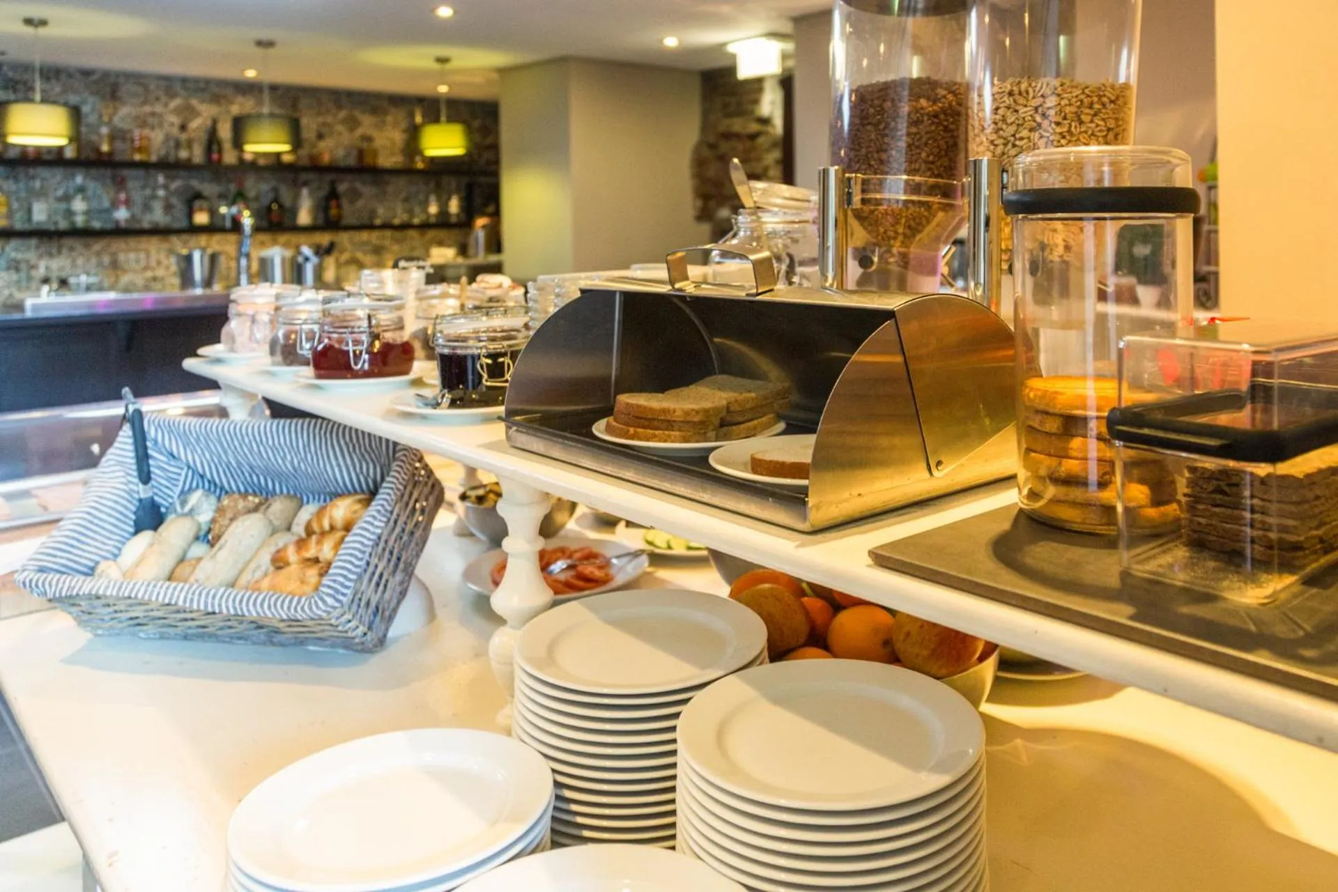 Buffet breakfast in Hotel Zilt