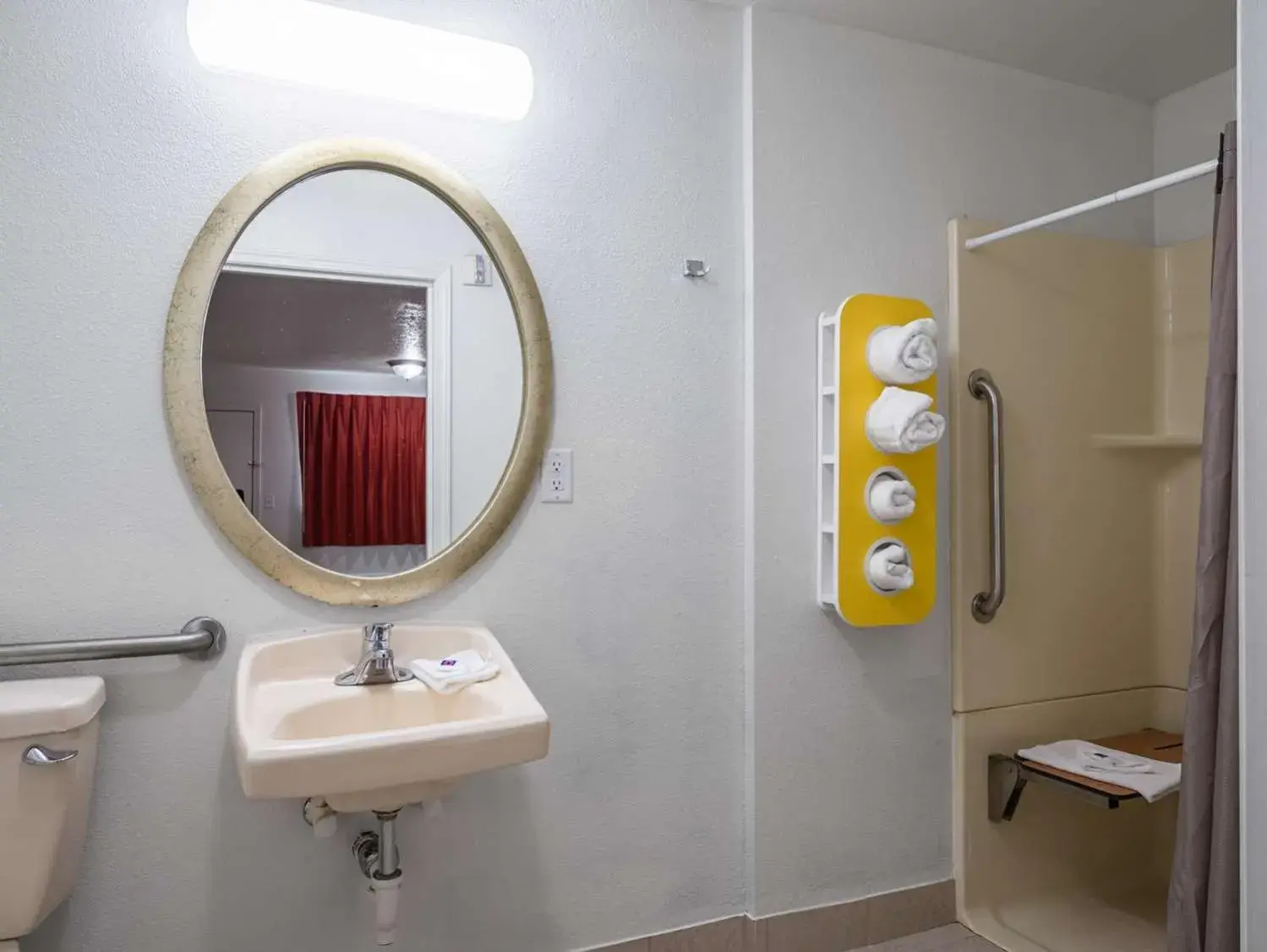 King Room with Roll-in Shower - Disability Access - Non-Smoking in Motel 6-Columbus, OH - OSU King Room with Roll-in Shower - Disability Access - Non-Smoking in Motel 6-Columbus, OH - OSU
