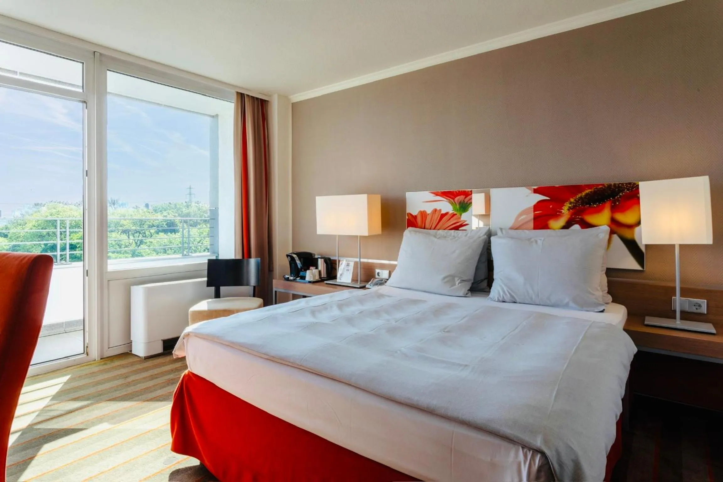 Bed in H4 Hotel Frankfurt Messe