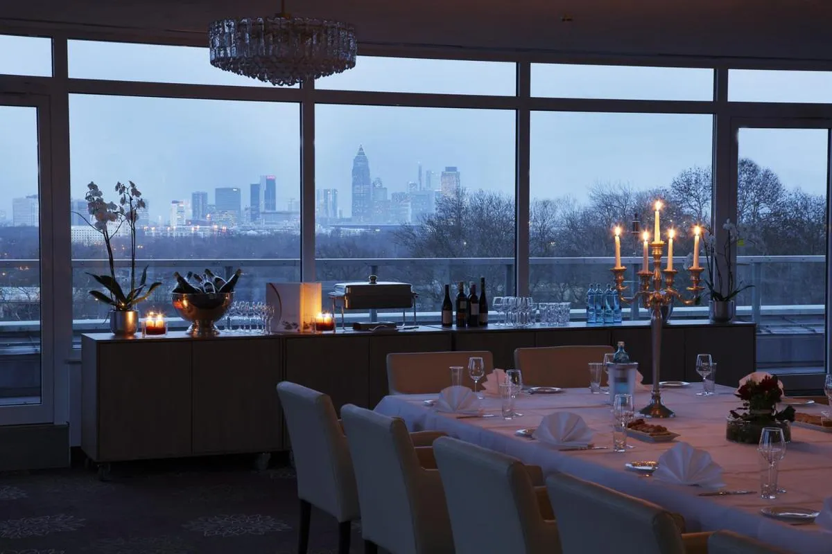 Restaurant/places to eat in H4 Hotel Frankfurt Messe
