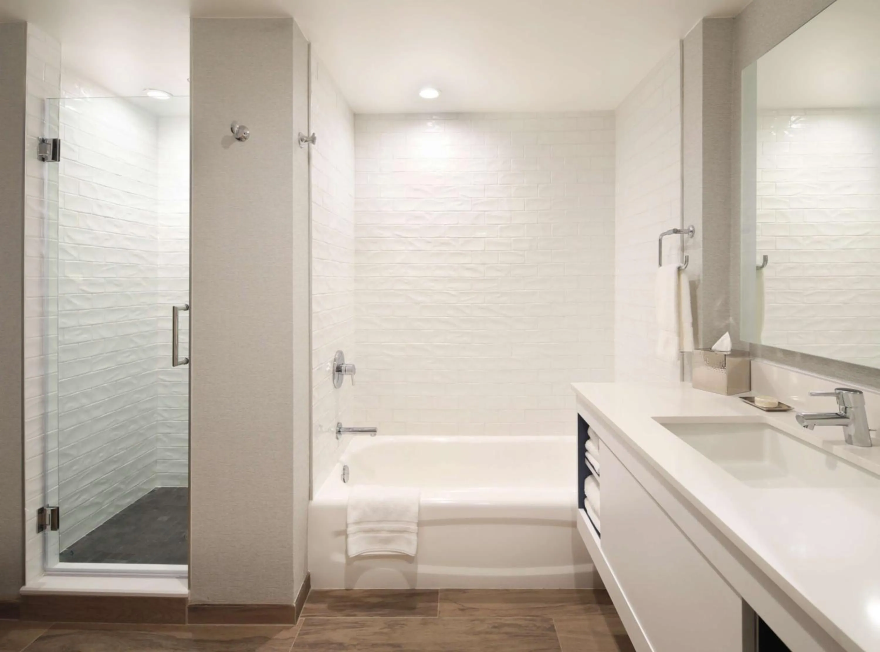 Bathroom in Sonesta Silicon Valley