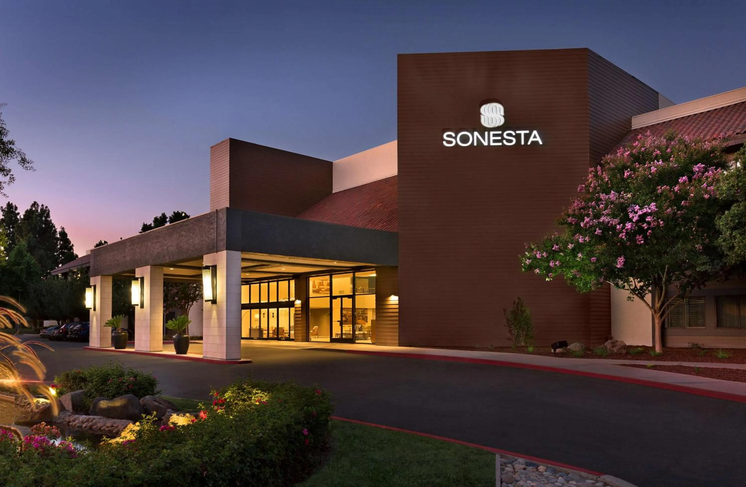 Property building in Sonesta Silicon Valley