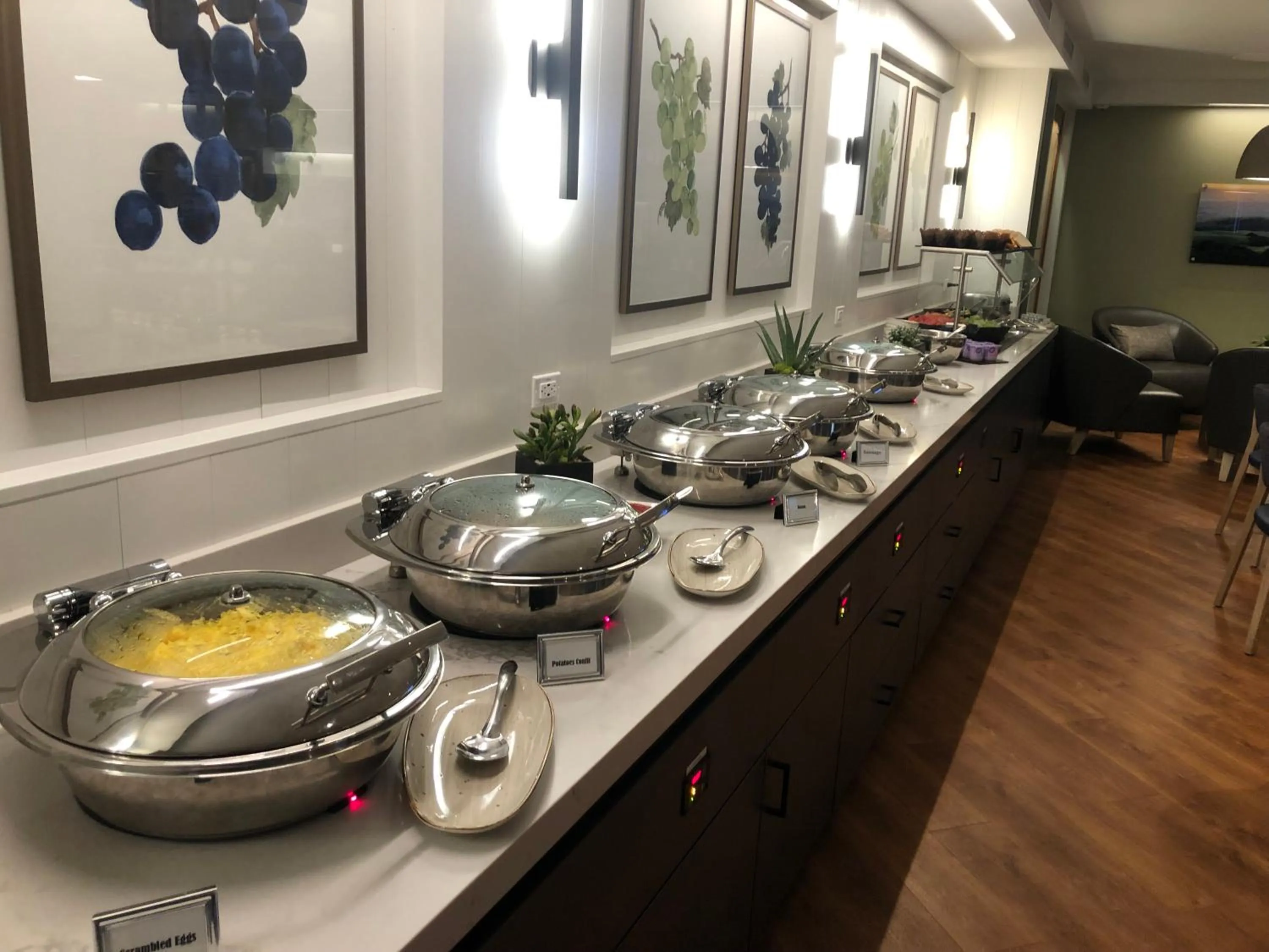 Buffet breakfast in Sonesta Silicon Valley