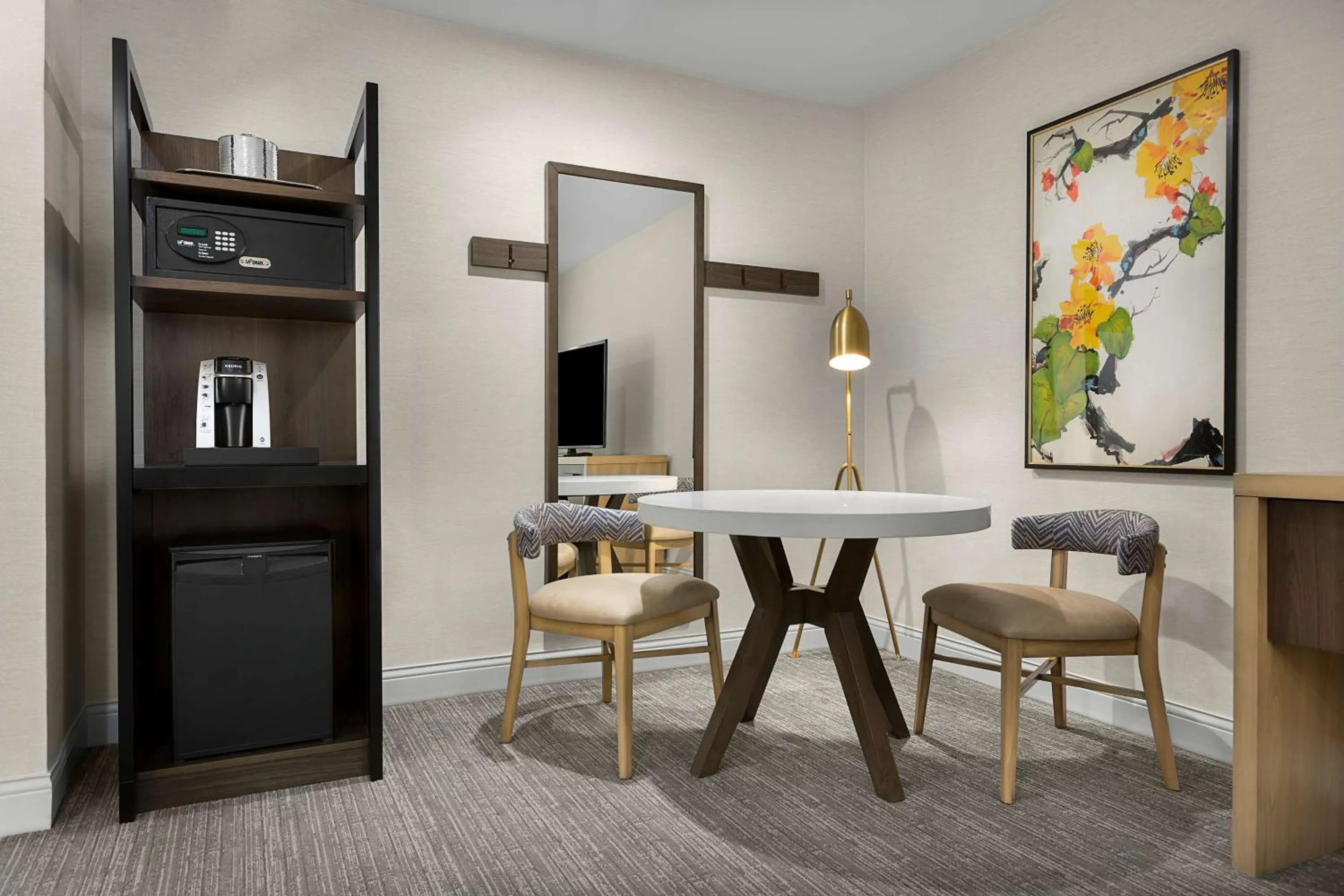 Living room in Sonesta Silicon Valley