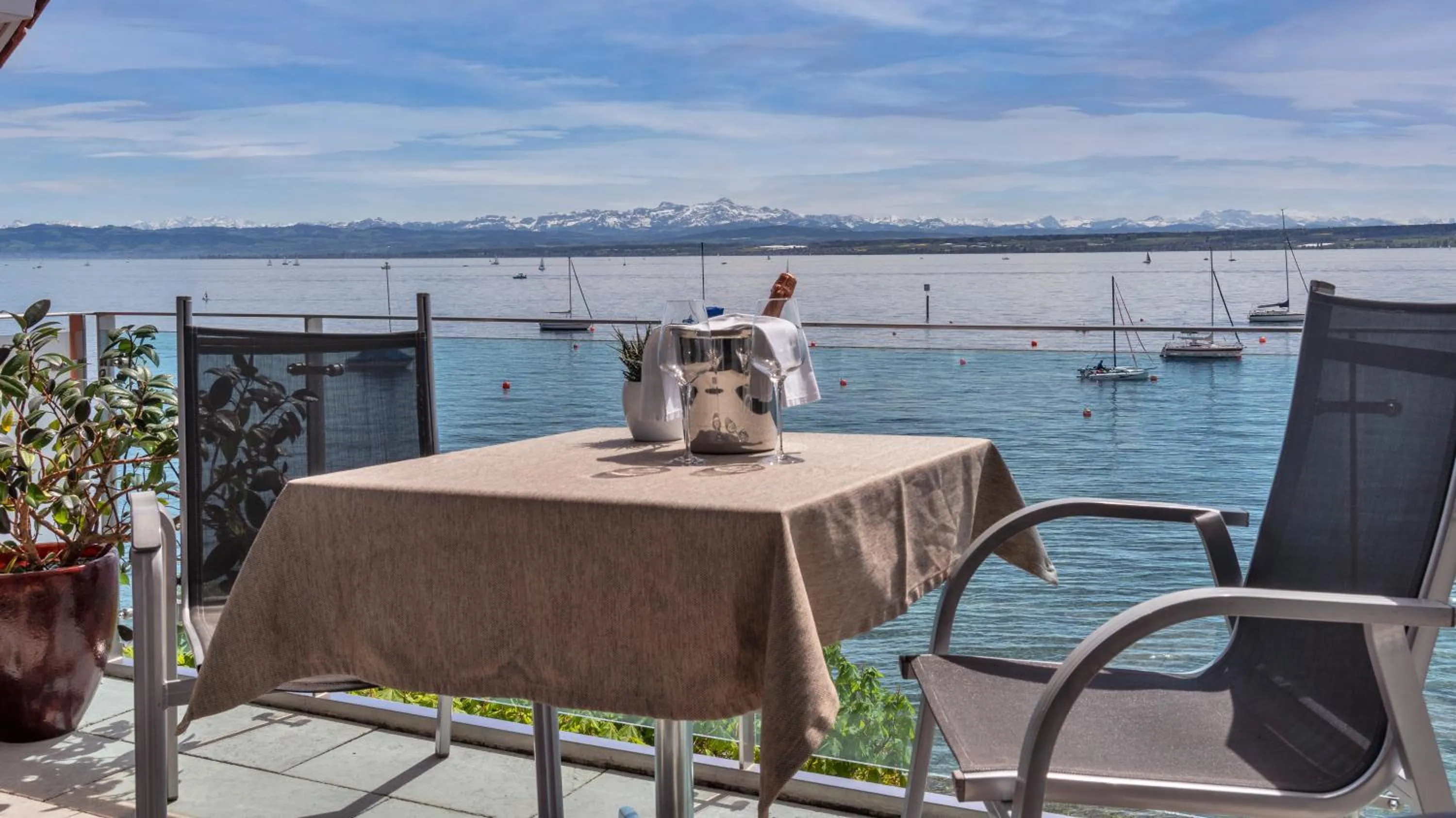 Lake view in Boutiquehotel zur Winzerstube - Adults Only