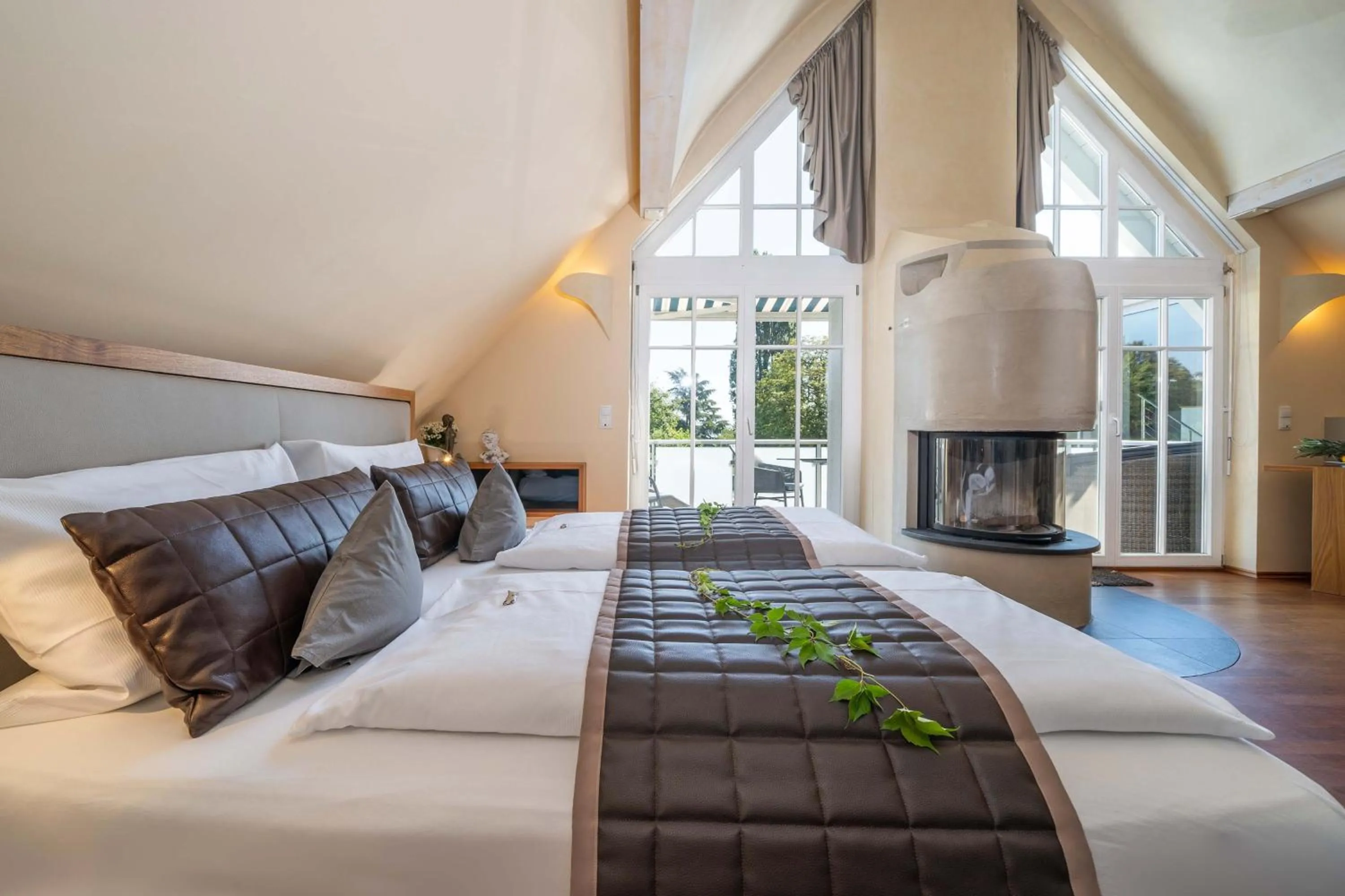 Photo of the whole room, Bed in Boutiquehotel zur Winzerstube - Adults Only