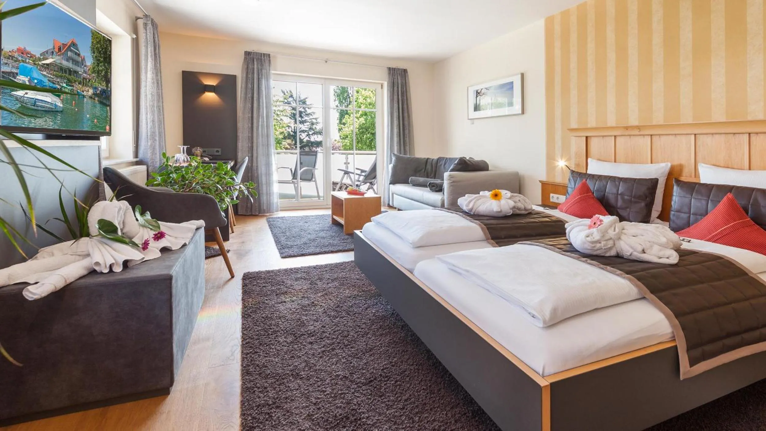 Photo of the whole room, Bed in Boutiquehotel zur Winzerstube - Adults Only