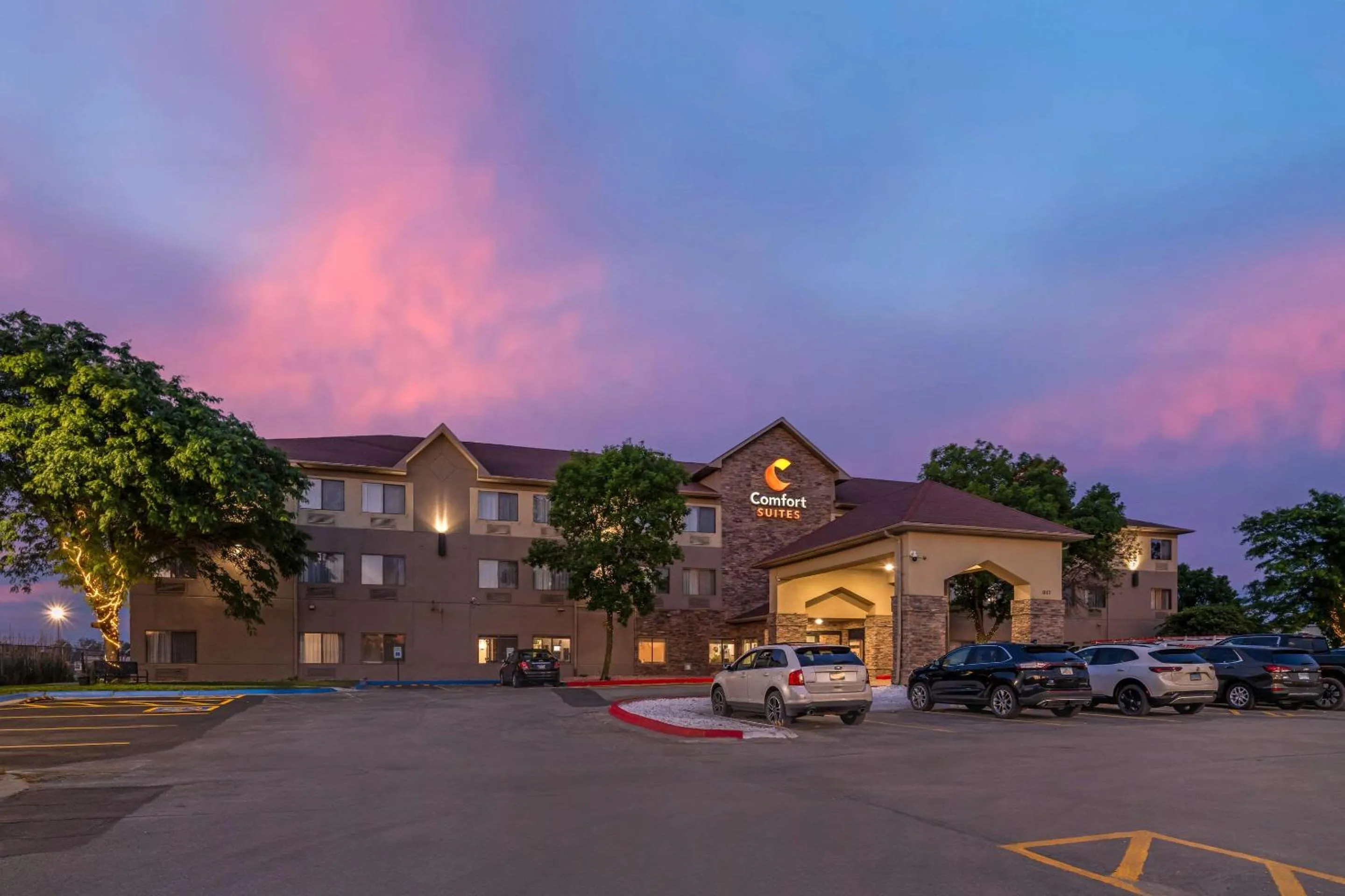 Property building in Comfort Suites Omaha East-Council Bluffs