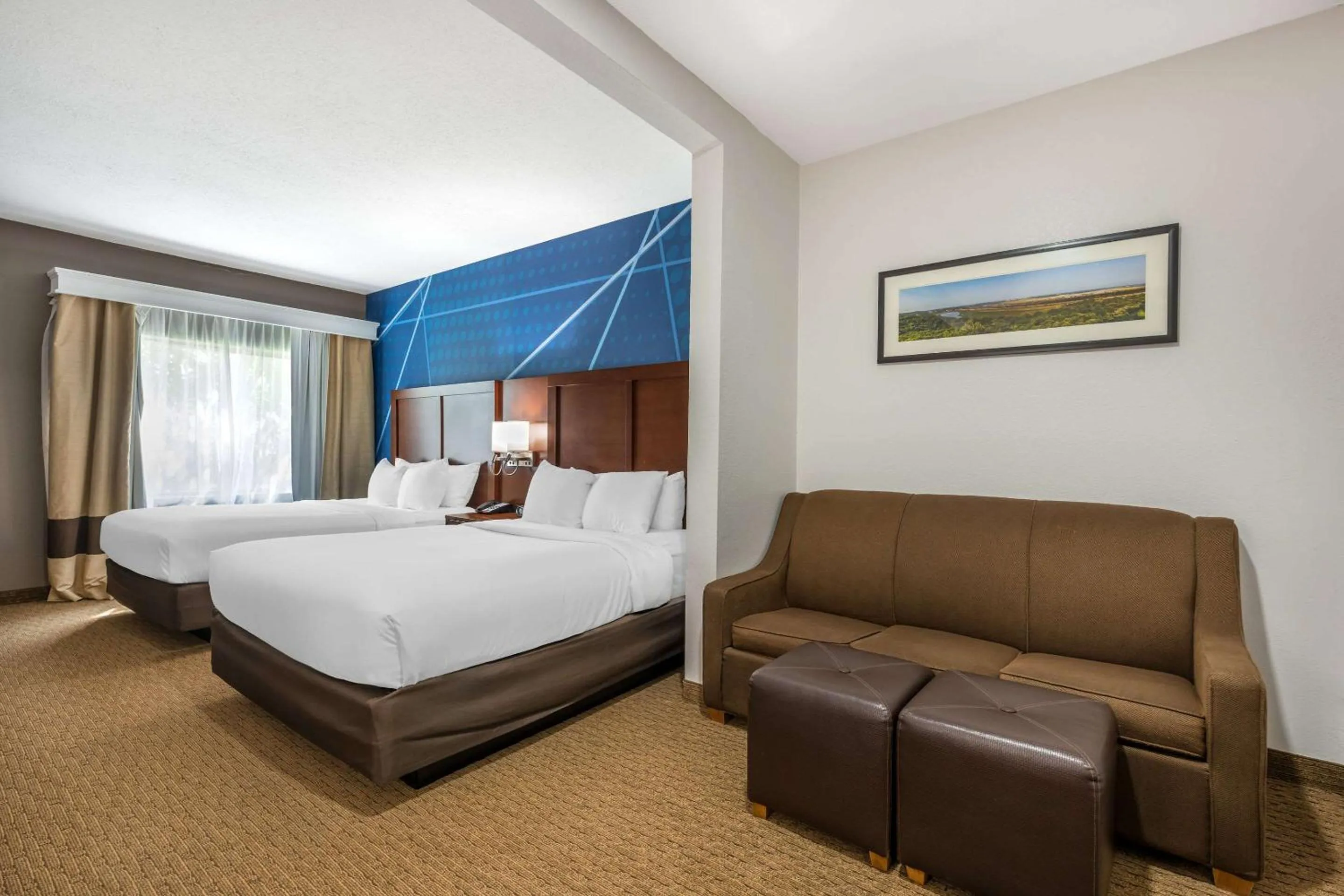 Bedroom, Bed in Comfort Suites Omaha East-Council Bluffs