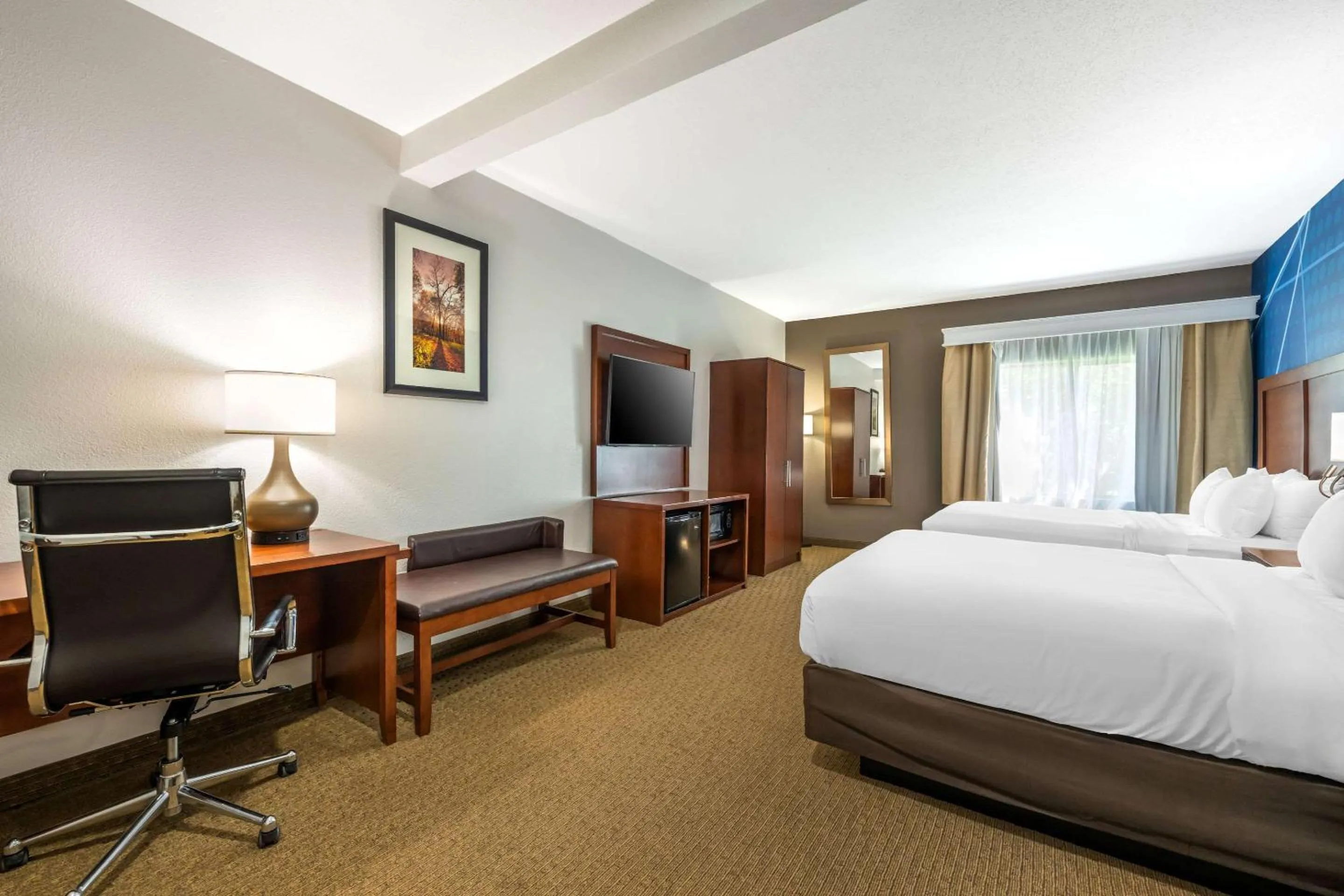 Bedroom, Bed in Comfort Suites Omaha East-Council Bluffs