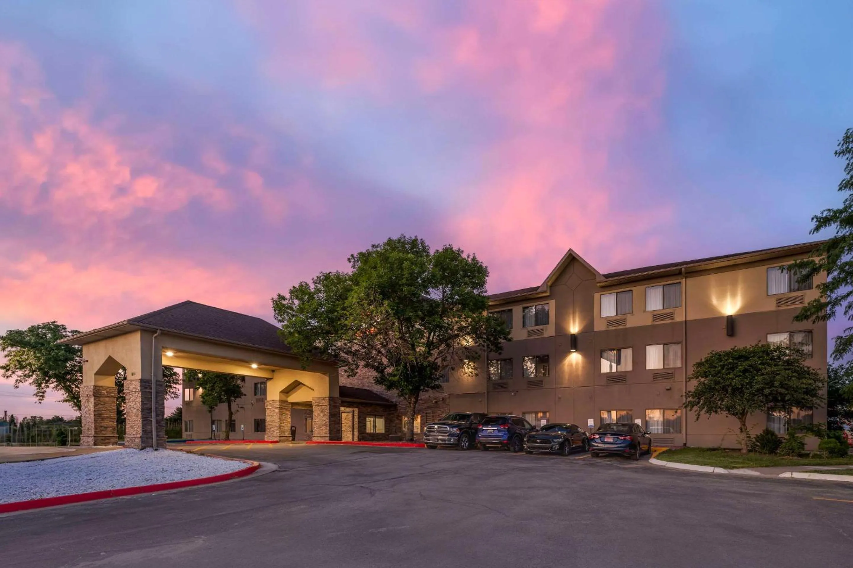 Property building in Comfort Suites Omaha East-Council Bluffs