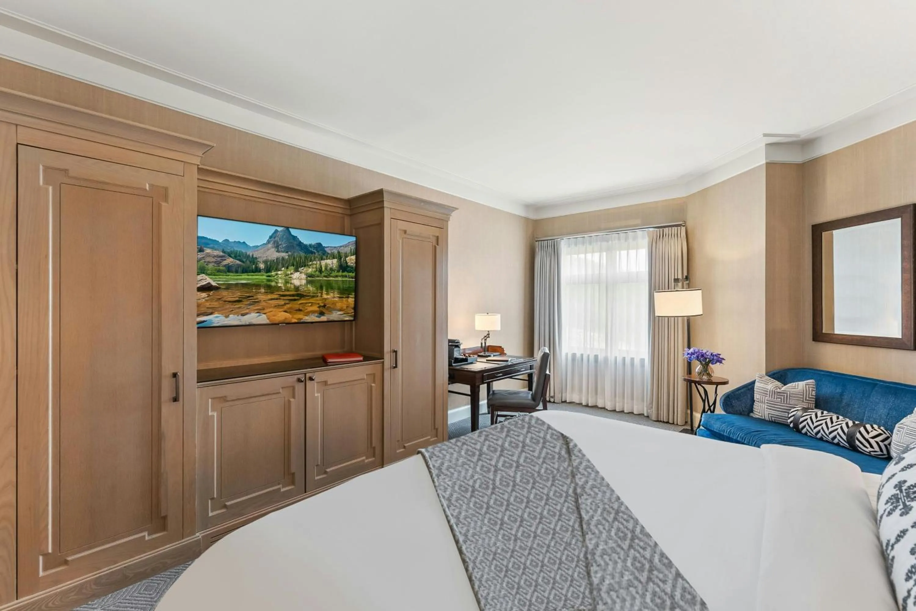 Photo of the whole room, Bed in St. Regis Deer Valley