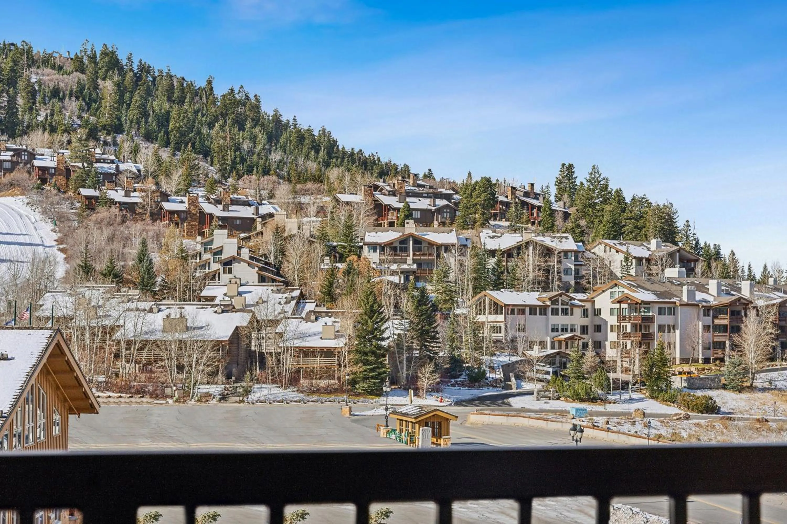 Photo of the whole room in St. Regis Deer Valley
