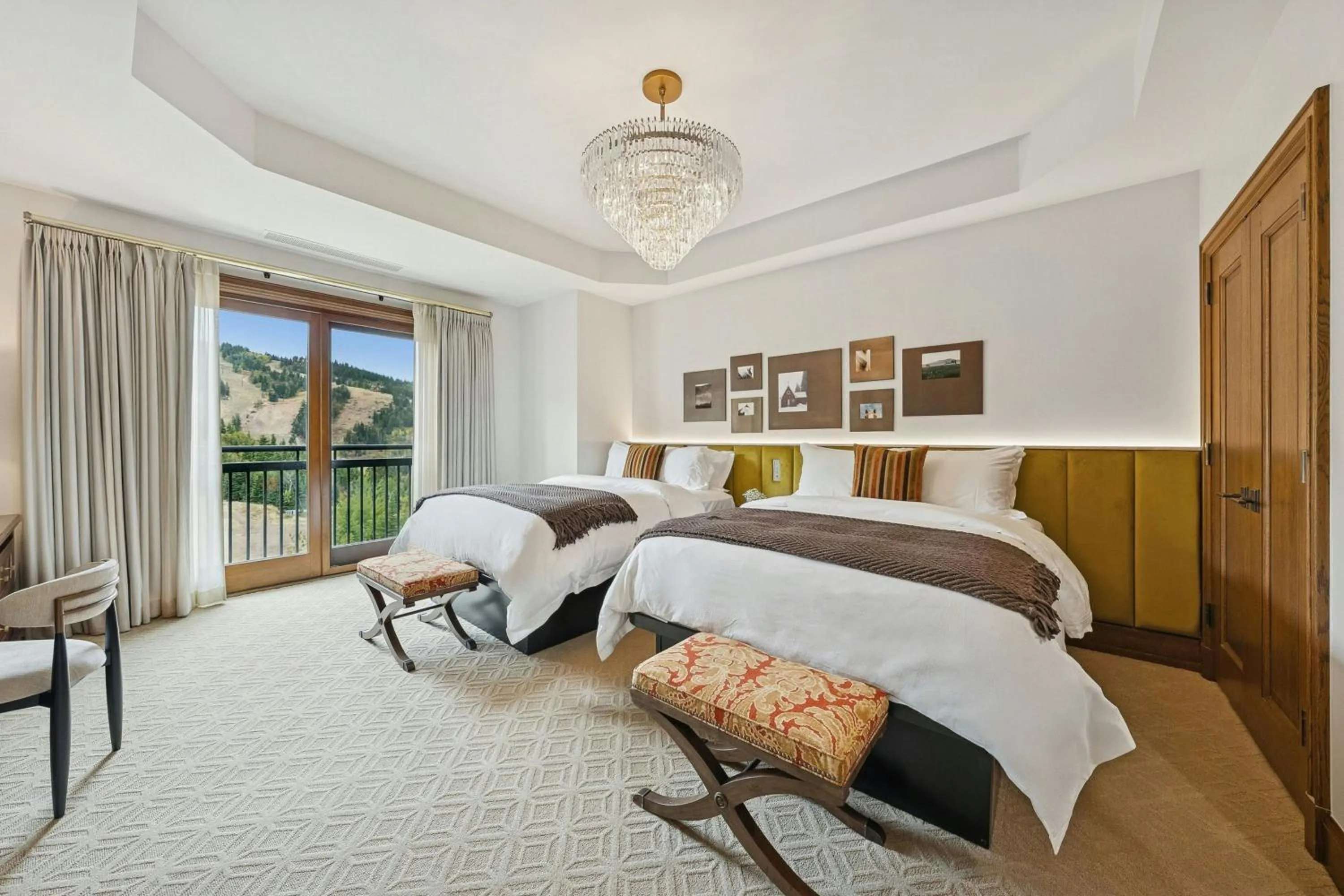 Bedroom, Bed in St. Regis Deer Valley