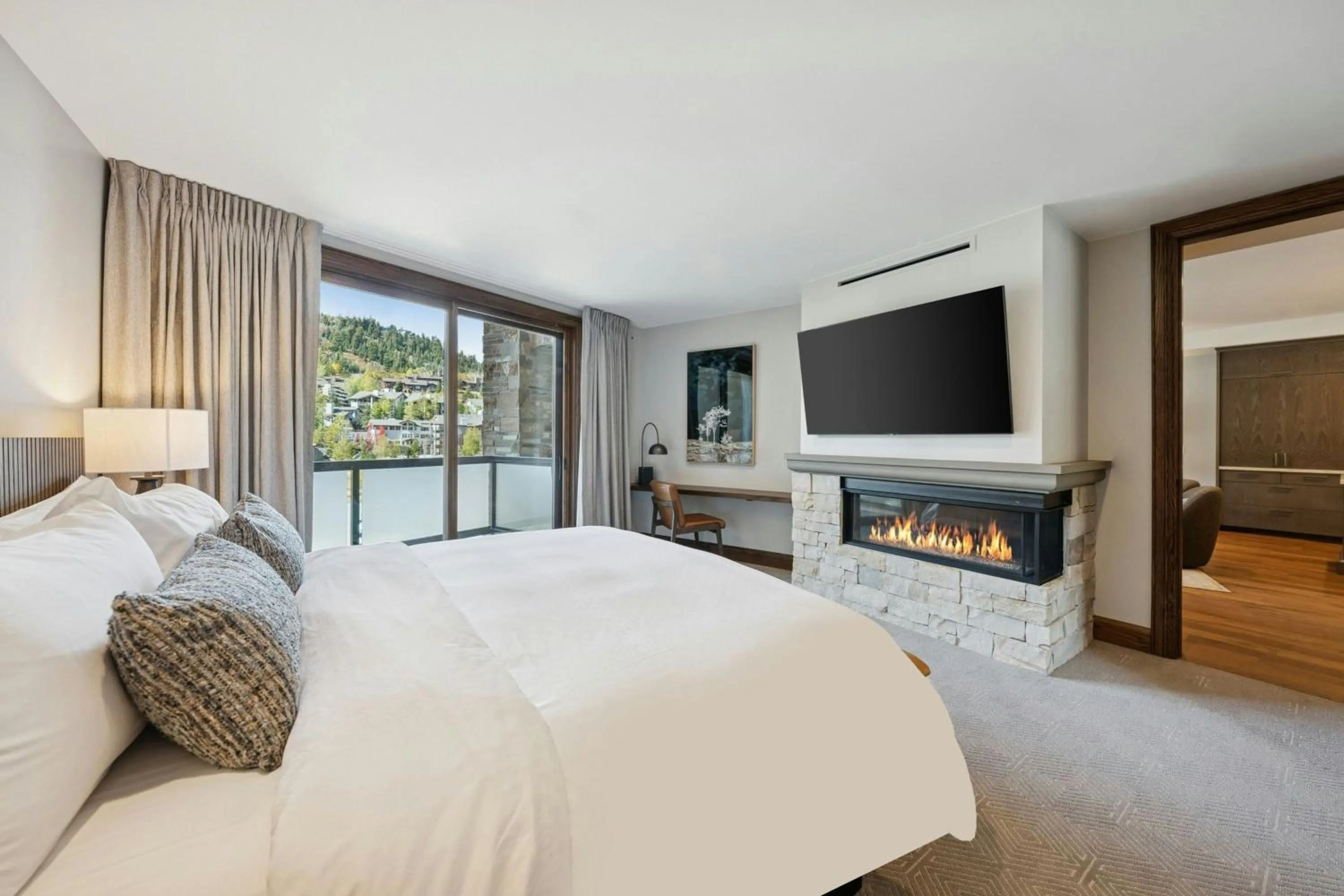 Bedroom, Bed in St. Regis Deer Valley